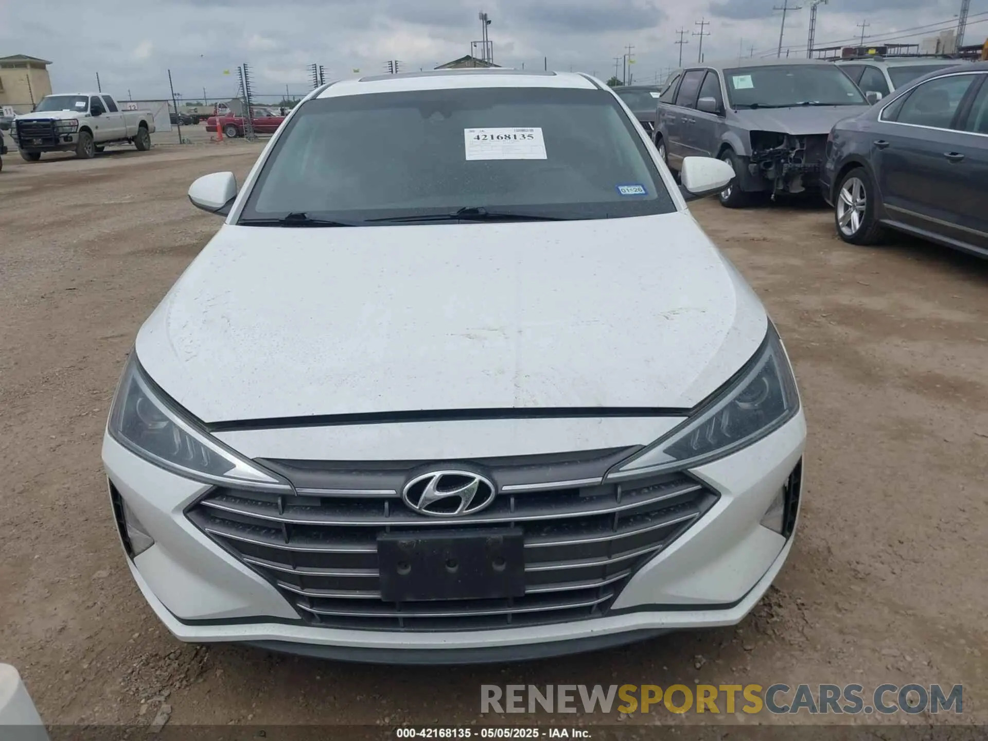 12 Photograph of a damaged car 5NPD84LF1LH572302 HYUNDAI ELANTRA 2020