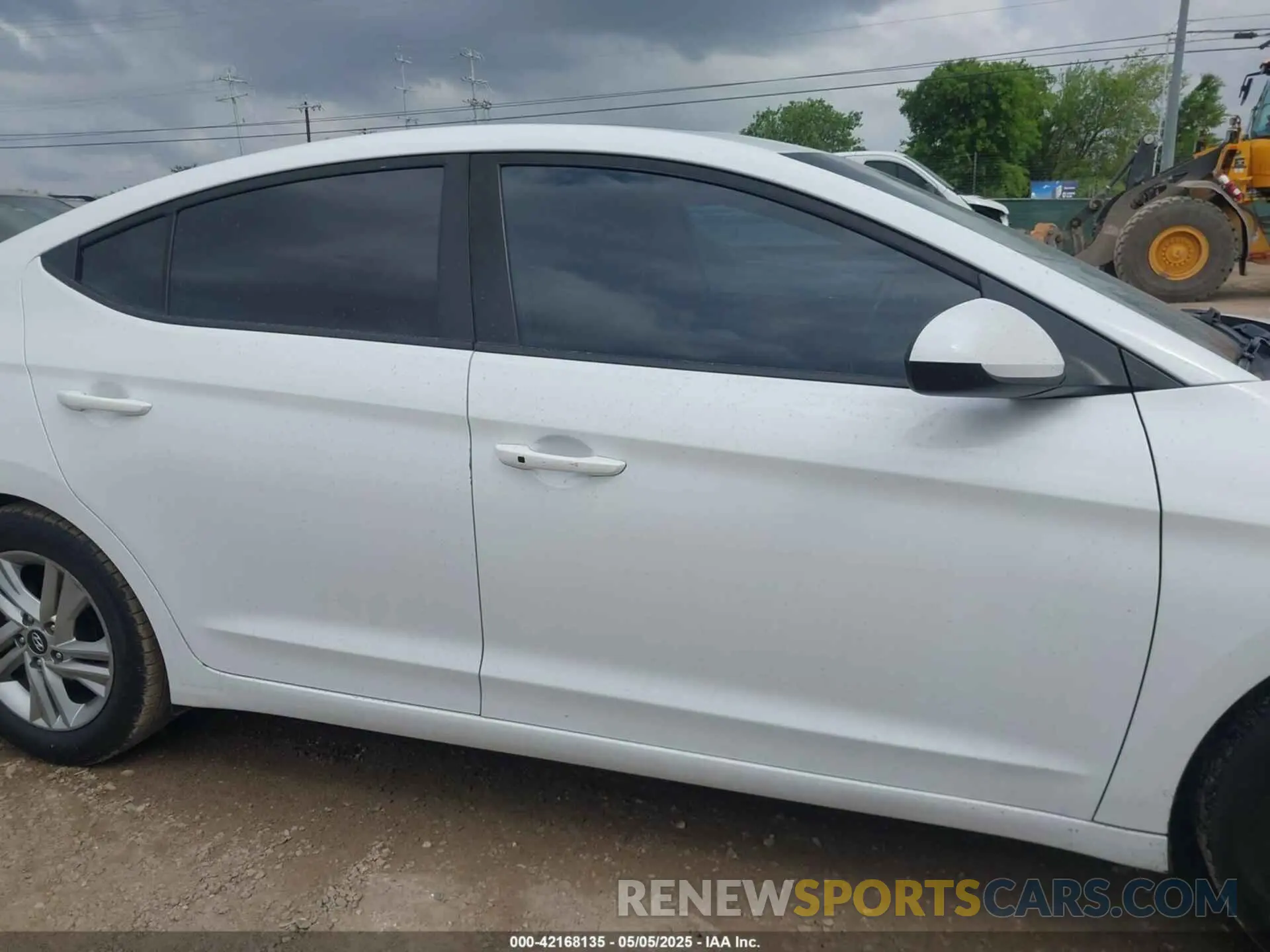 13 Photograph of a damaged car 5NPD84LF1LH572302 HYUNDAI ELANTRA 2020