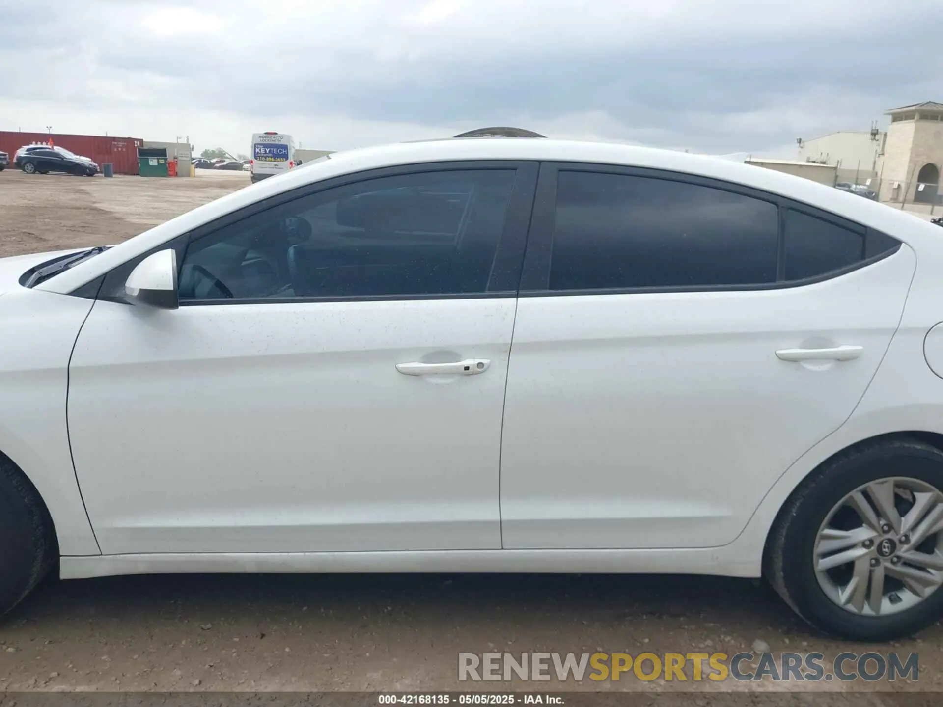 14 Photograph of a damaged car 5NPD84LF1LH572302 HYUNDAI ELANTRA 2020