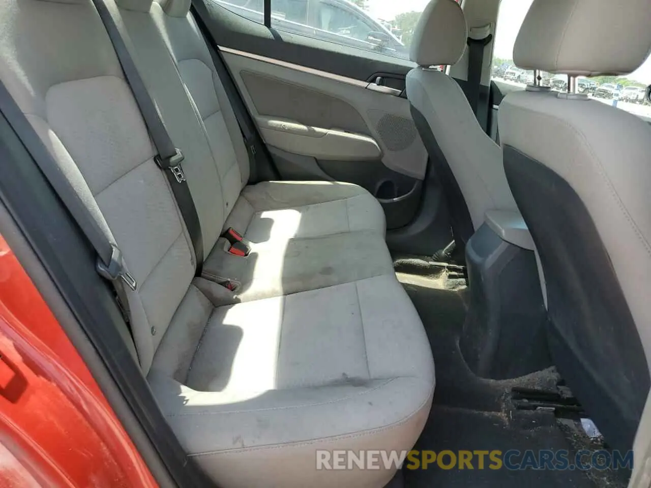 10 Photograph of a damaged car 5NPD84LF1LH581405 HYUNDAI ELANTRA 2020