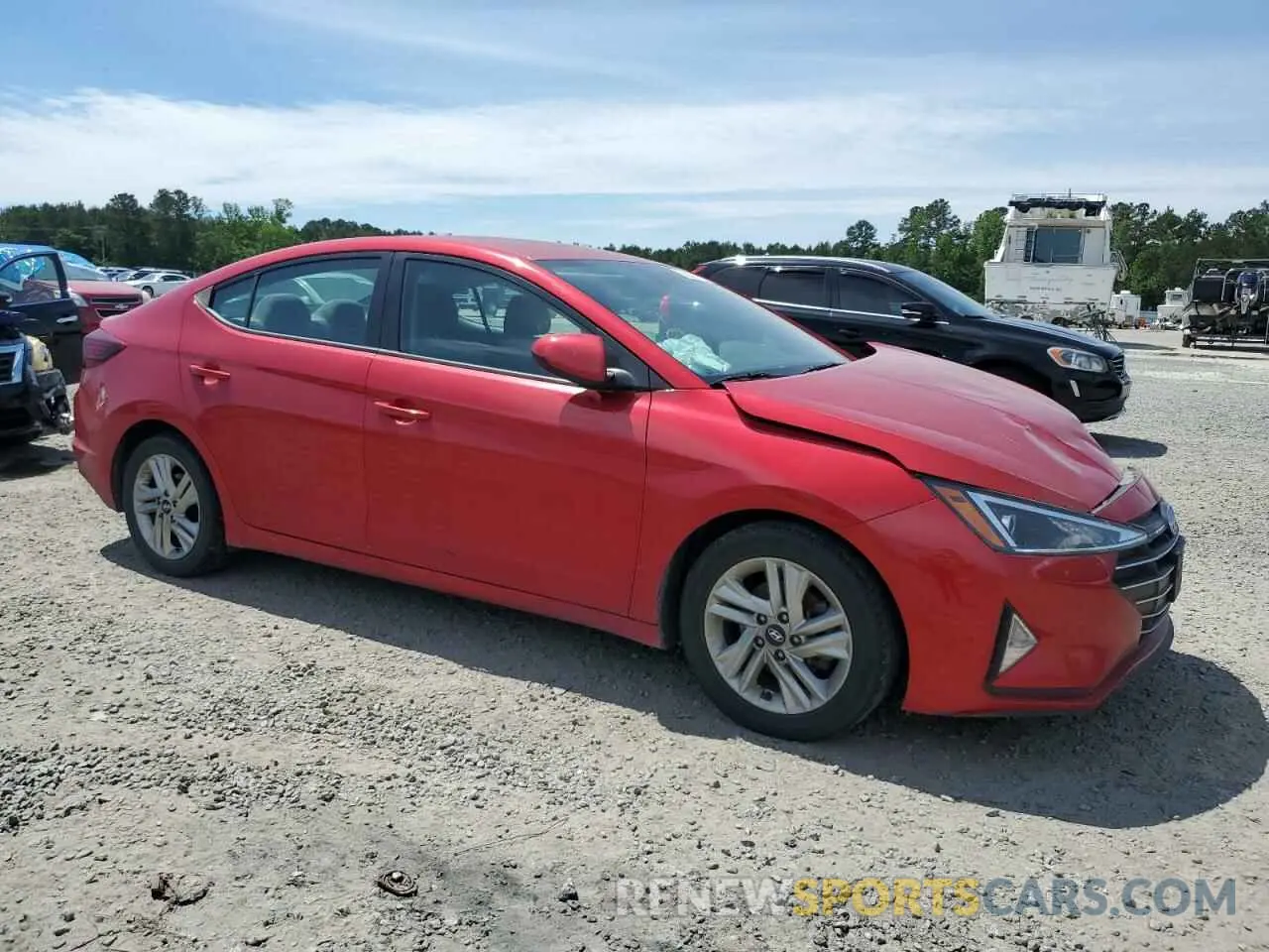 4 Photograph of a damaged car 5NPD84LF1LH581405 HYUNDAI ELANTRA 2020