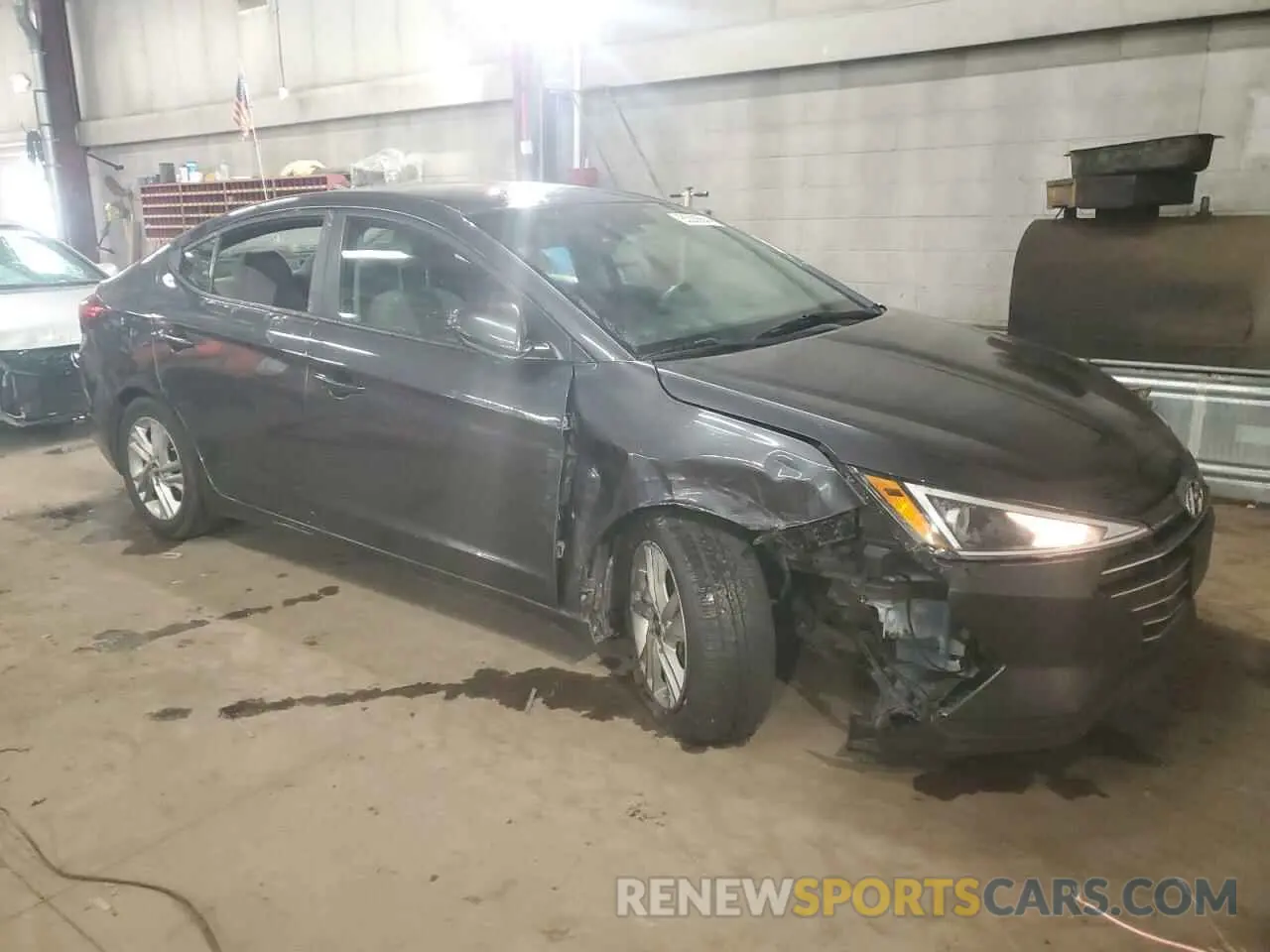 4 Photograph of a damaged car 5NPD84LF1LH582747 HYUNDAI ELANTRA 2020