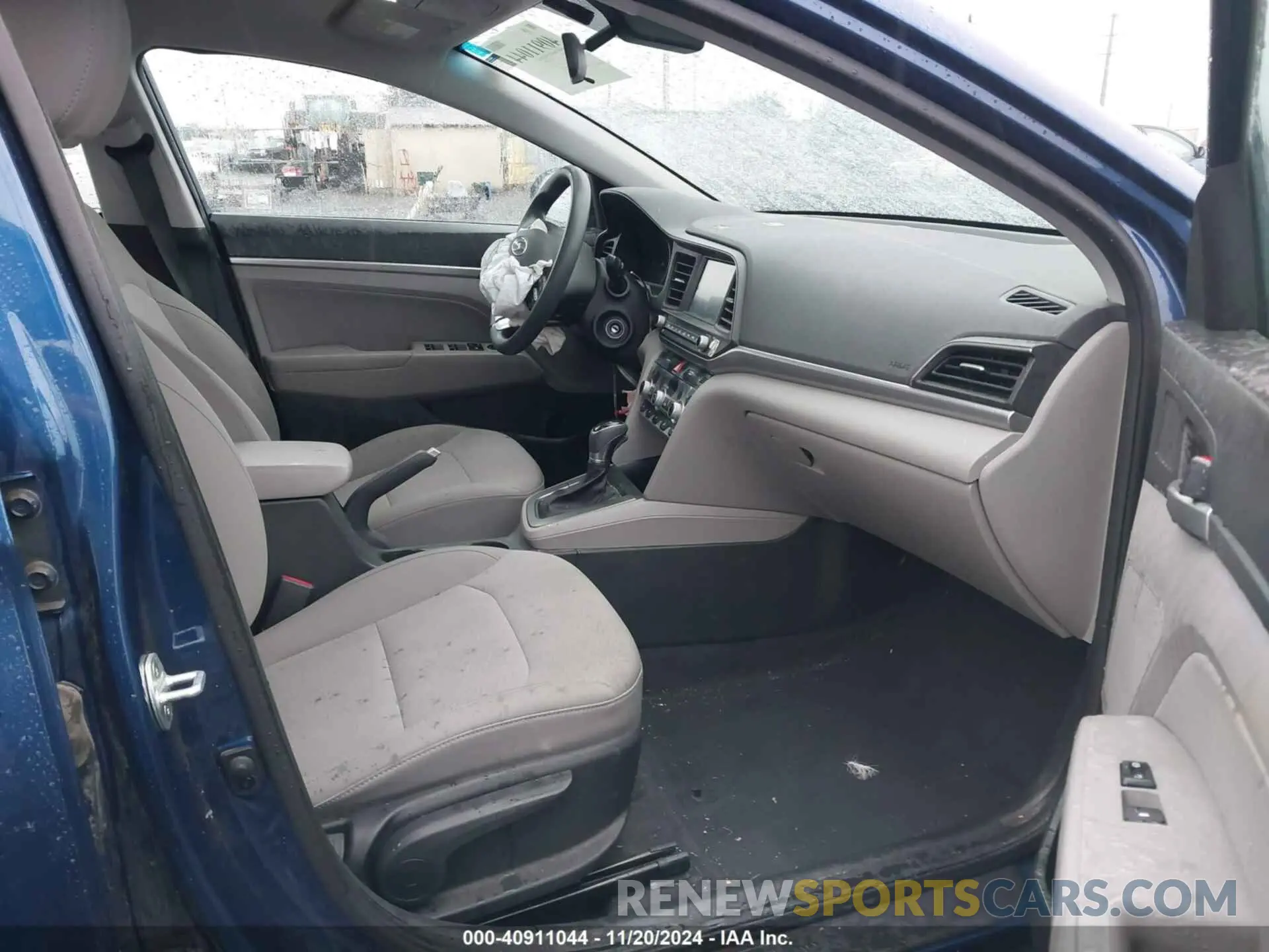 5 Photograph of a damaged car 5NPD84LF1LH588306 HYUNDAI ELANTRA 2020