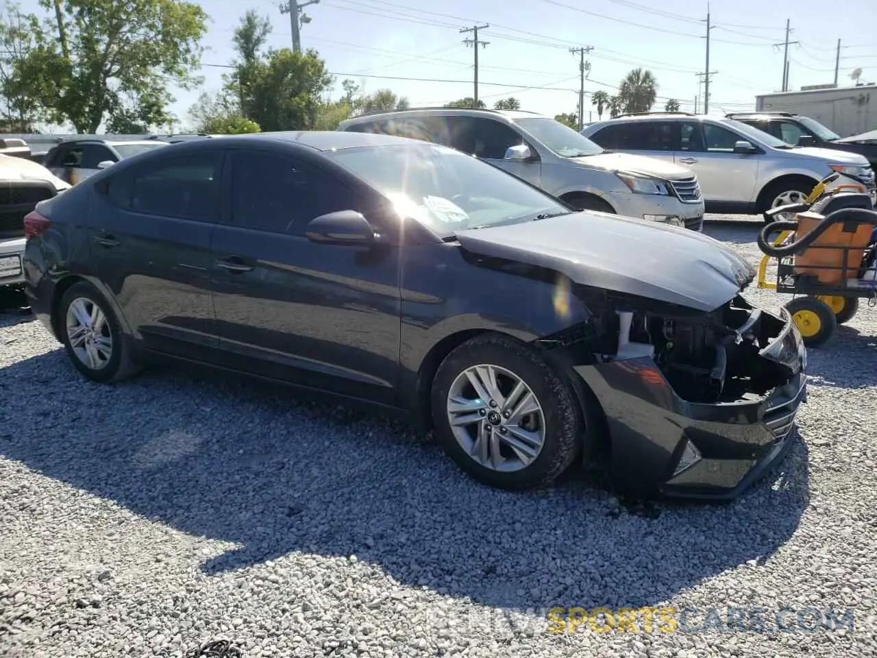 4 Photograph of a damaged car 5NPD84LF1LH595241 HYUNDAI ELANTRA 2020