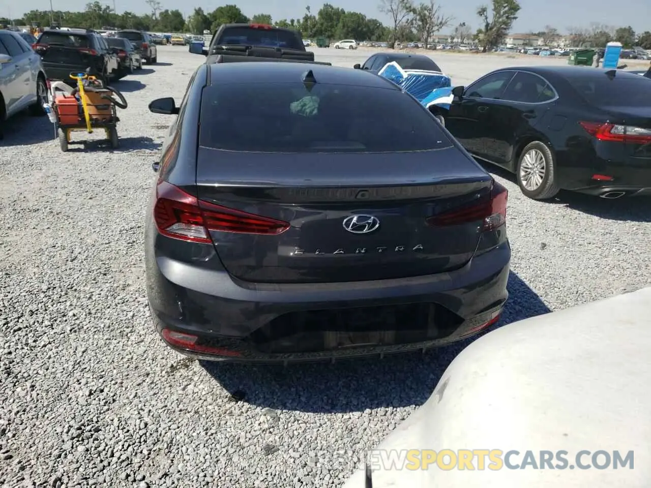 6 Photograph of a damaged car 5NPD84LF1LH595241 HYUNDAI ELANTRA 2020