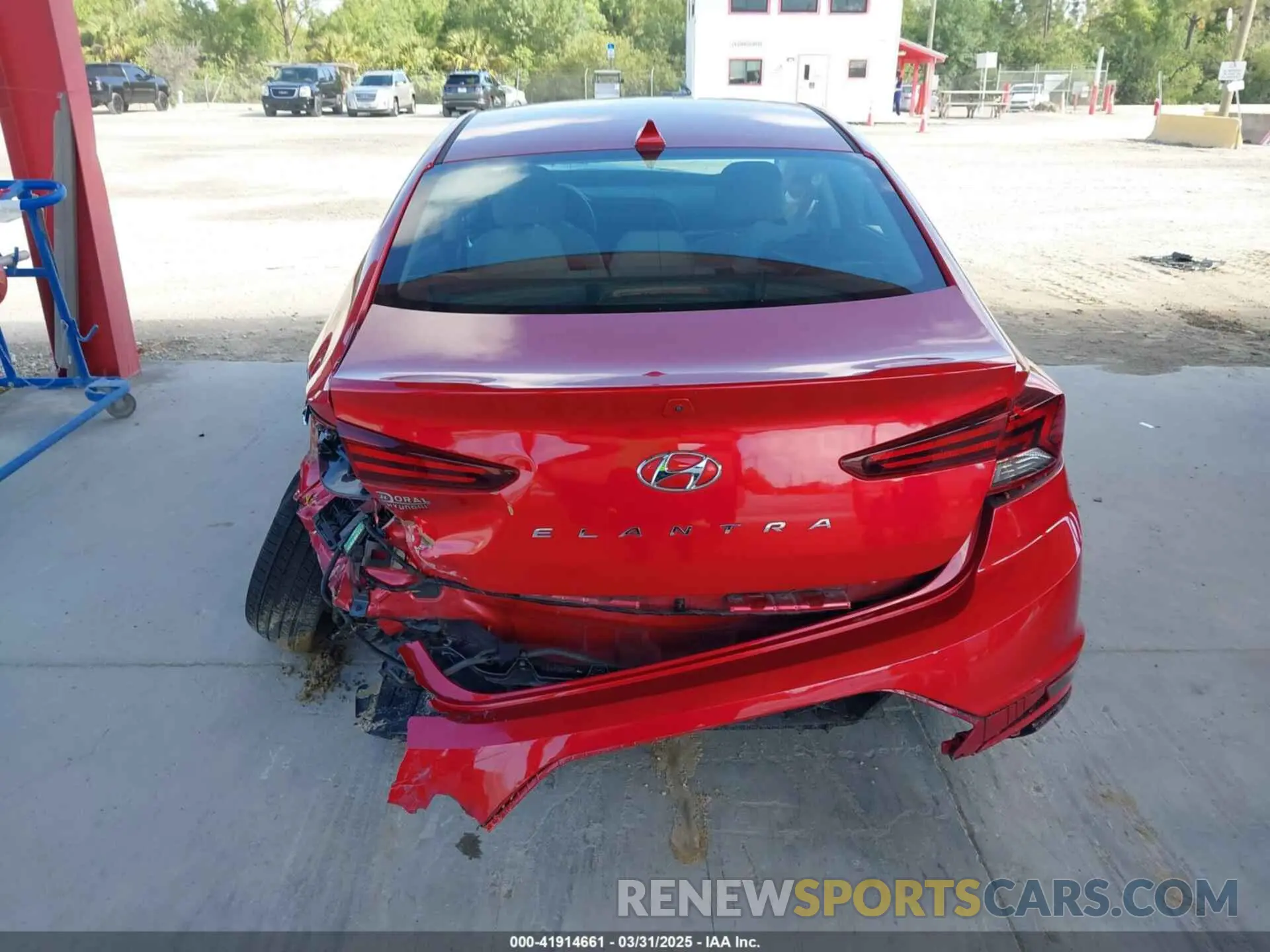 17 Photograph of a damaged car 5NPD84LF1LH596485 HYUNDAI ELANTRA 2020