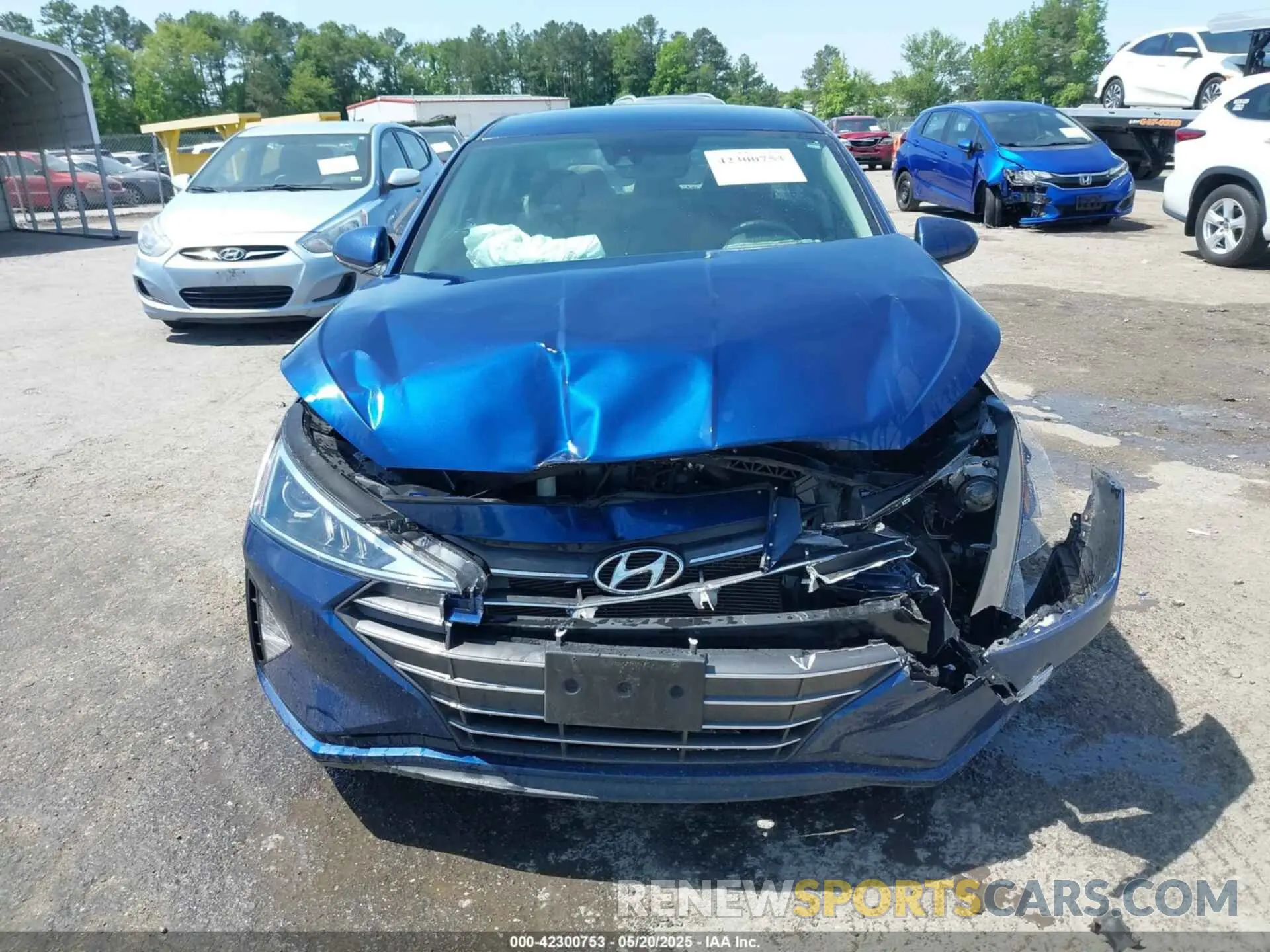 11 Photograph of a damaged car 5NPD84LF1LH596650 HYUNDAI ELANTRA 2020