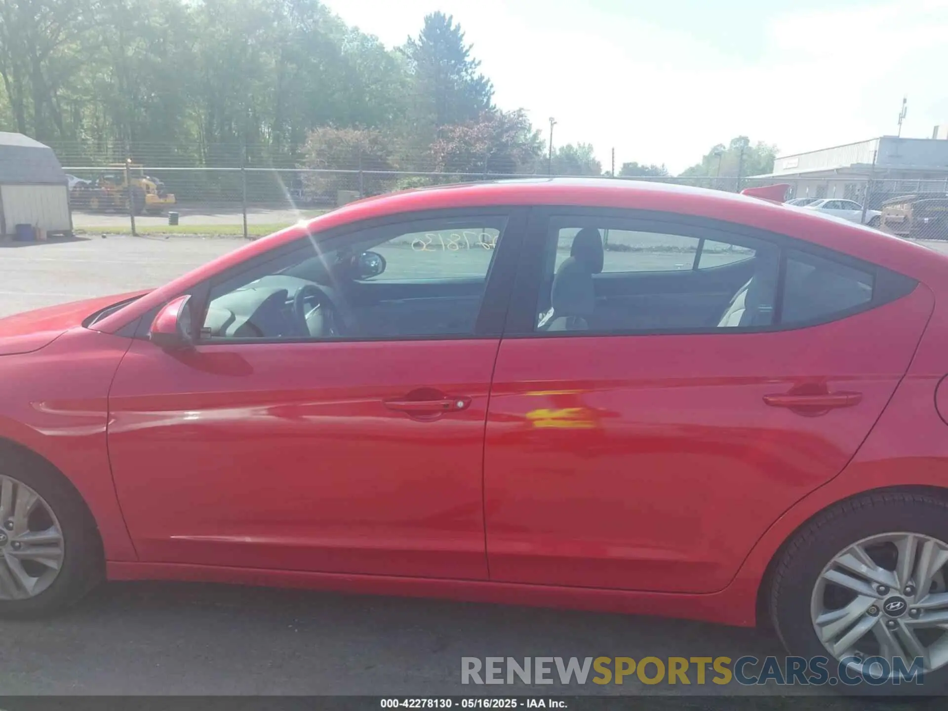 14 Photograph of a damaged car 5NPD84LF1LH598043 HYUNDAI ELANTRA 2020
