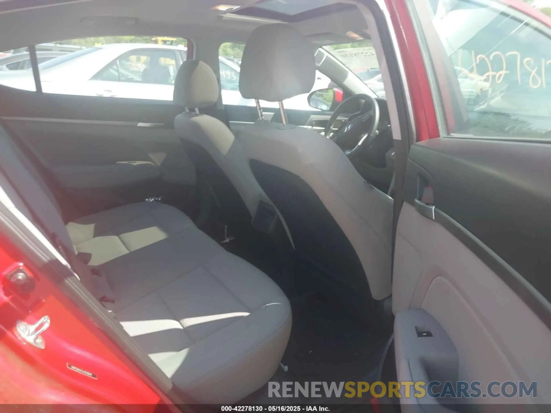 8 Photograph of a damaged car 5NPD84LF1LH598043 HYUNDAI ELANTRA 2020