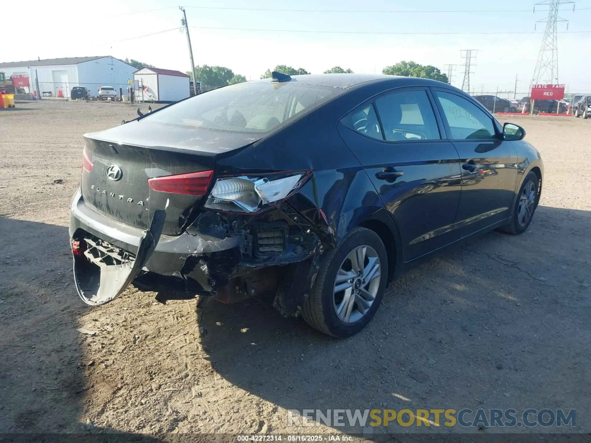 4 Photograph of a damaged car 5NPD84LF1LH624740 HYUNDAI ELANTRA 2020