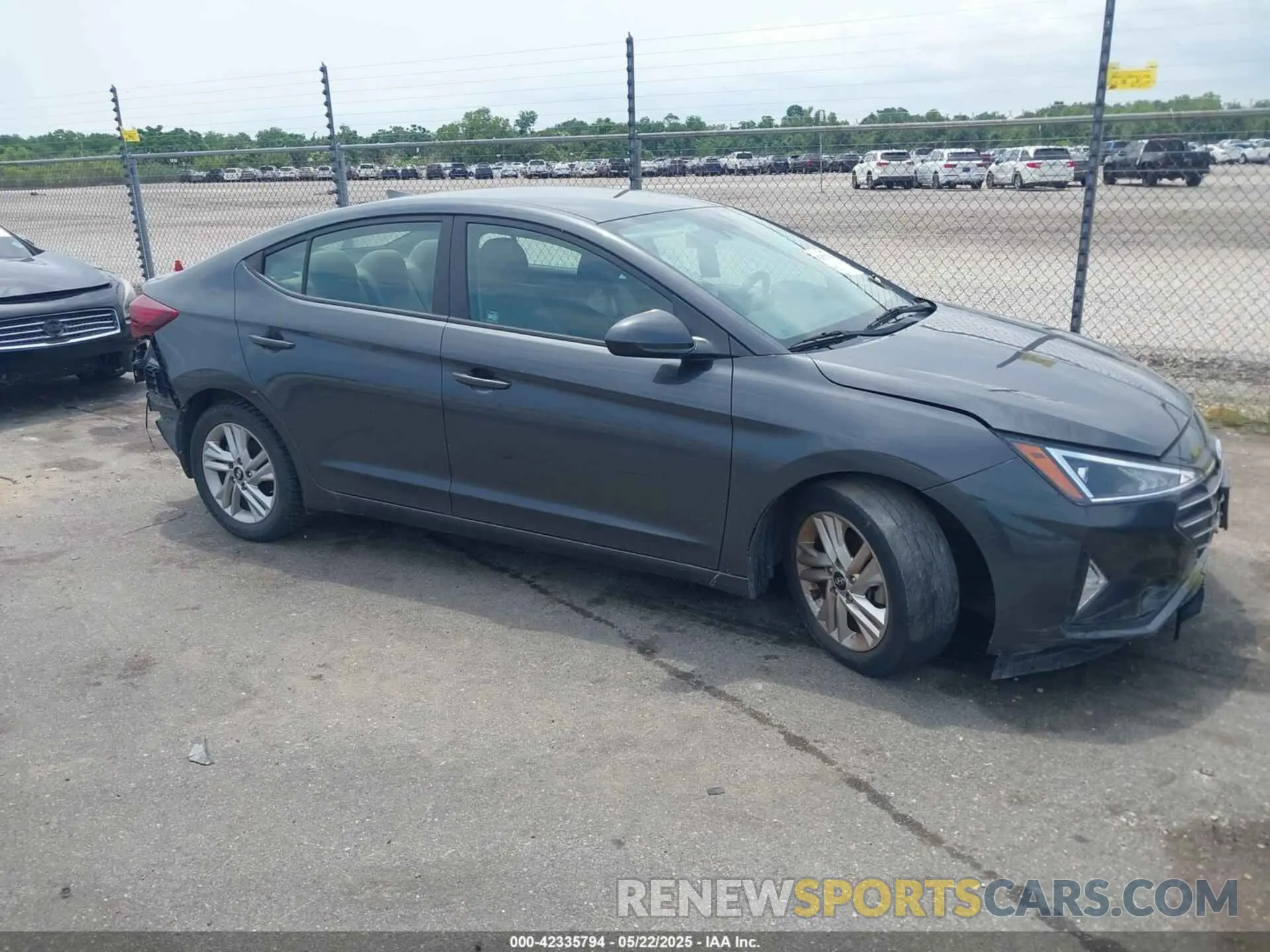 13 Photograph of a damaged car 5NPD84LF1LH625614 HYUNDAI ELANTRA 2020