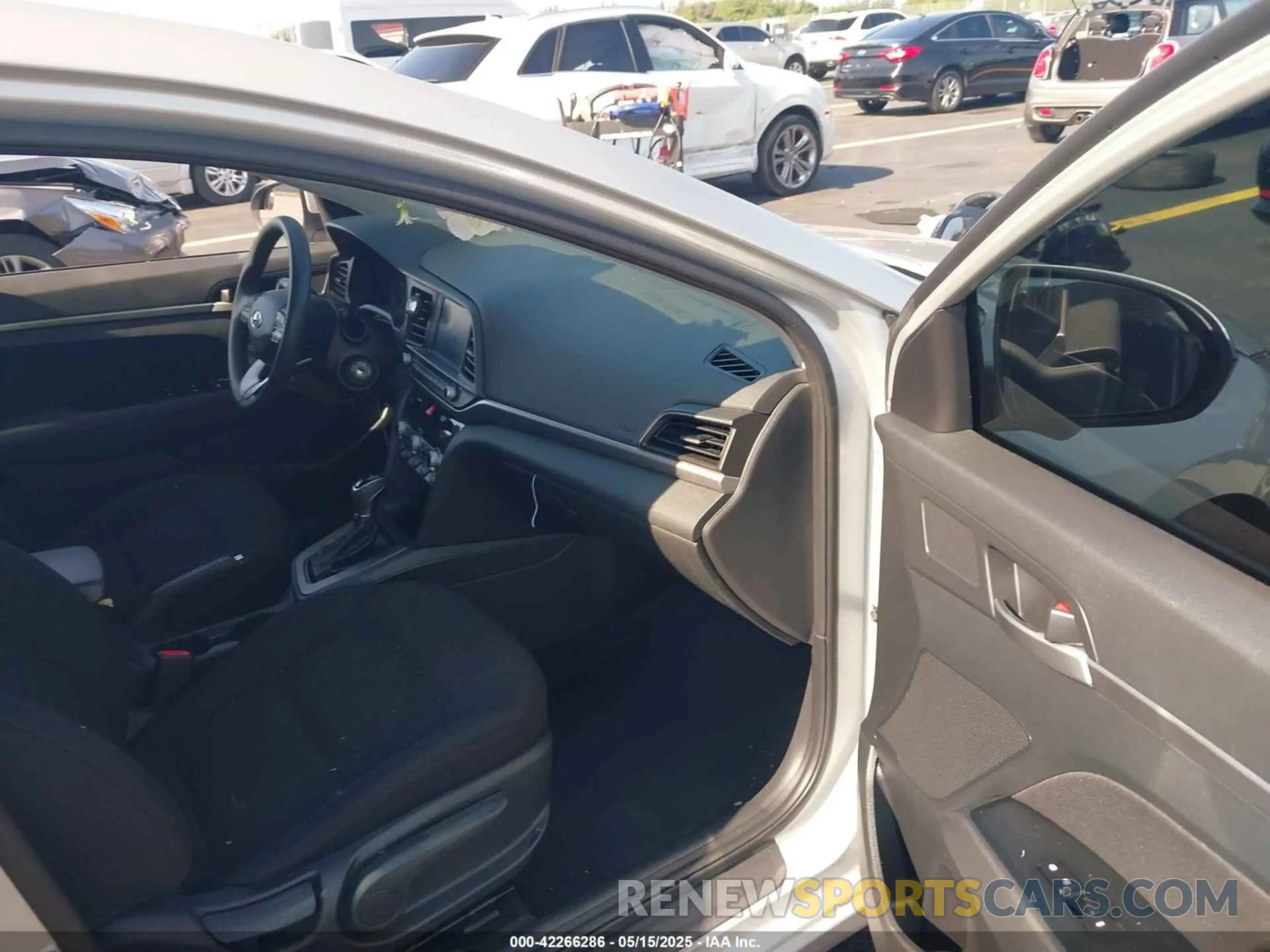 5 Photograph of a damaged car 5NPD84LF2LH508091 HYUNDAI ELANTRA 2020