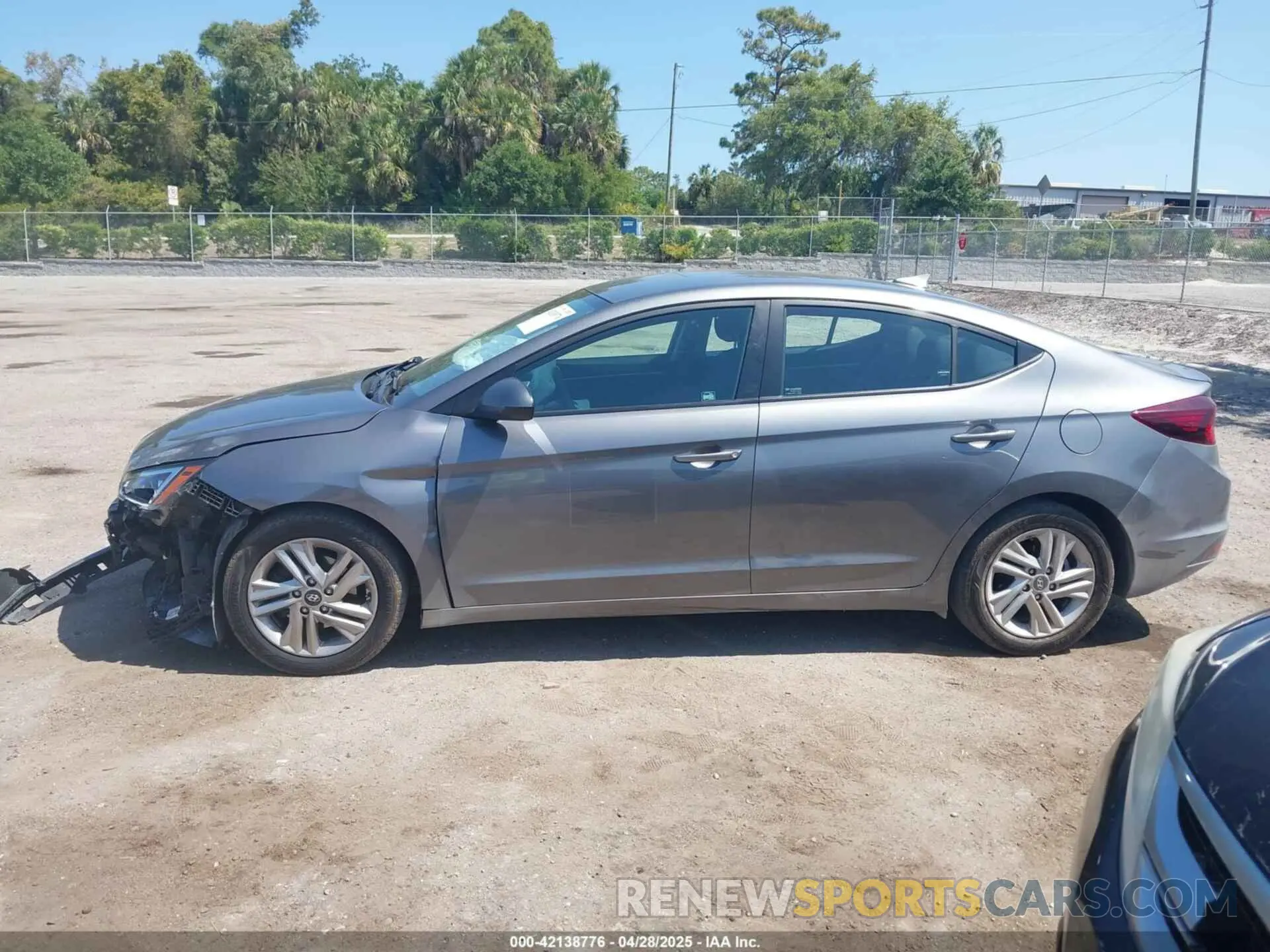 14 Photograph of a damaged car 5NPD84LF2LH525411 HYUNDAI ELANTRA 2020