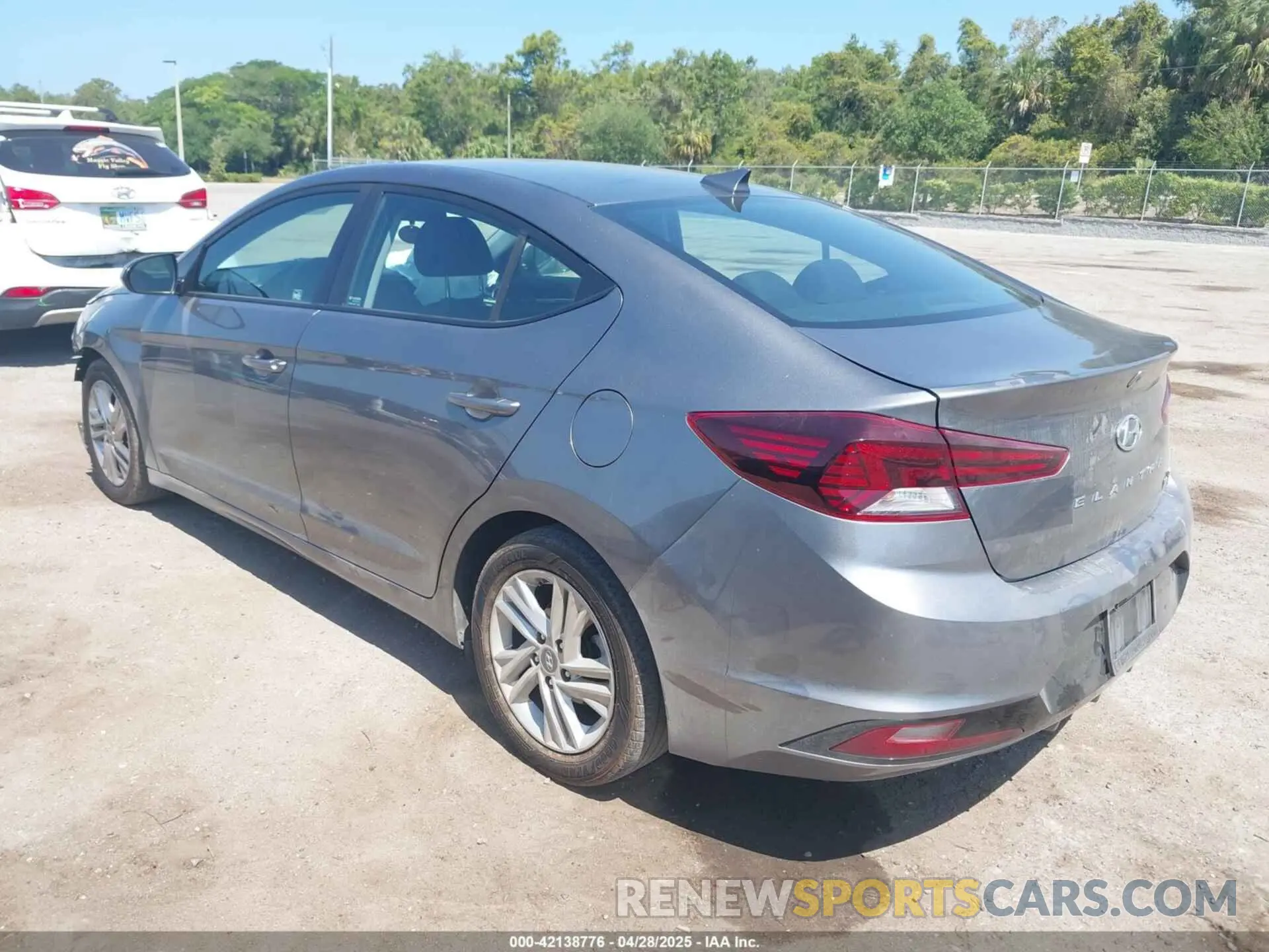 3 Photograph of a damaged car 5NPD84LF2LH525411 HYUNDAI ELANTRA 2020