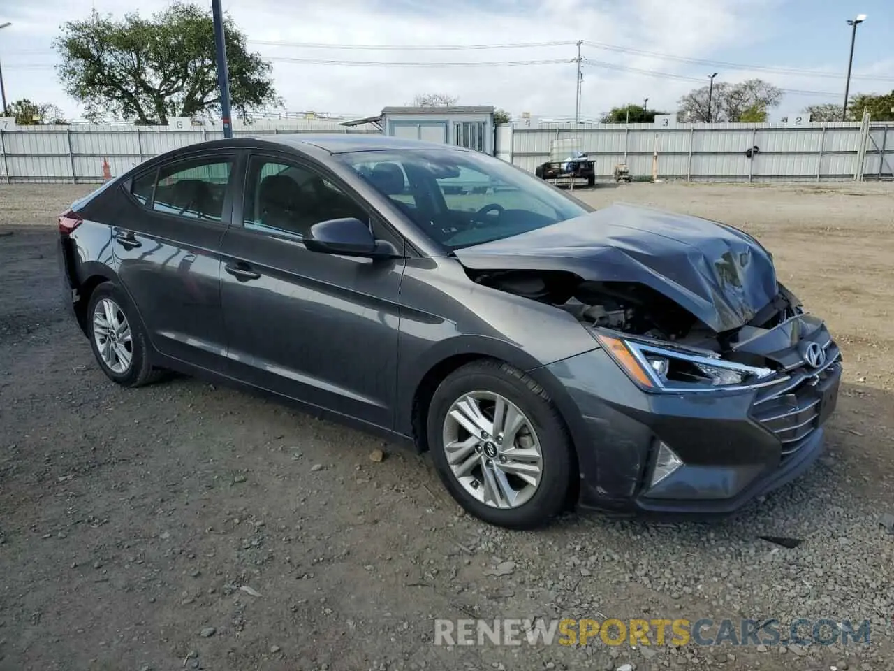 4 Photograph of a damaged car 5NPD84LF2LH569926 HYUNDAI ELANTRA 2020