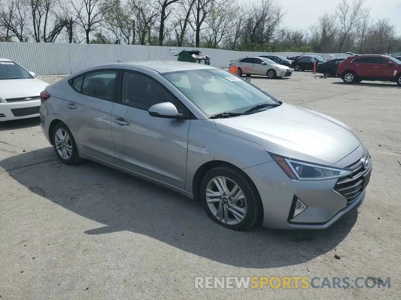 4 Photograph of a damaged car 5NPD84LF2LH570283 HYUNDAI ELANTRA 2020