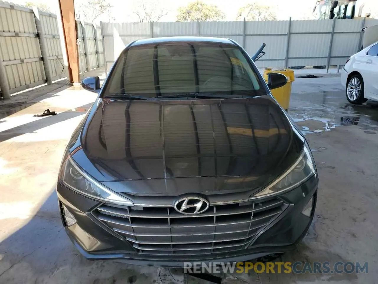 5 Photograph of a damaged car 5NPD84LF2LH570395 HYUNDAI ELANTRA 2020