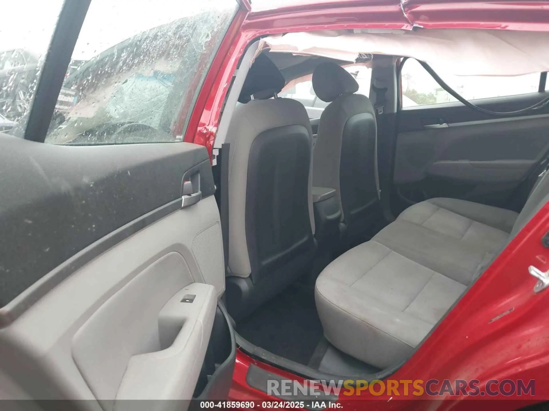 8 Photograph of a damaged car 5NPD84LF2LH582319 HYUNDAI ELANTRA 2020