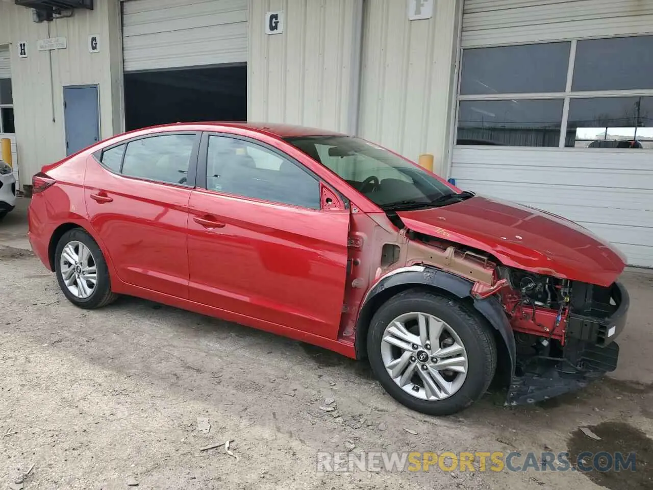 4 Photograph of a damaged car 5NPD84LF2LH588105 HYUNDAI ELANTRA 2020