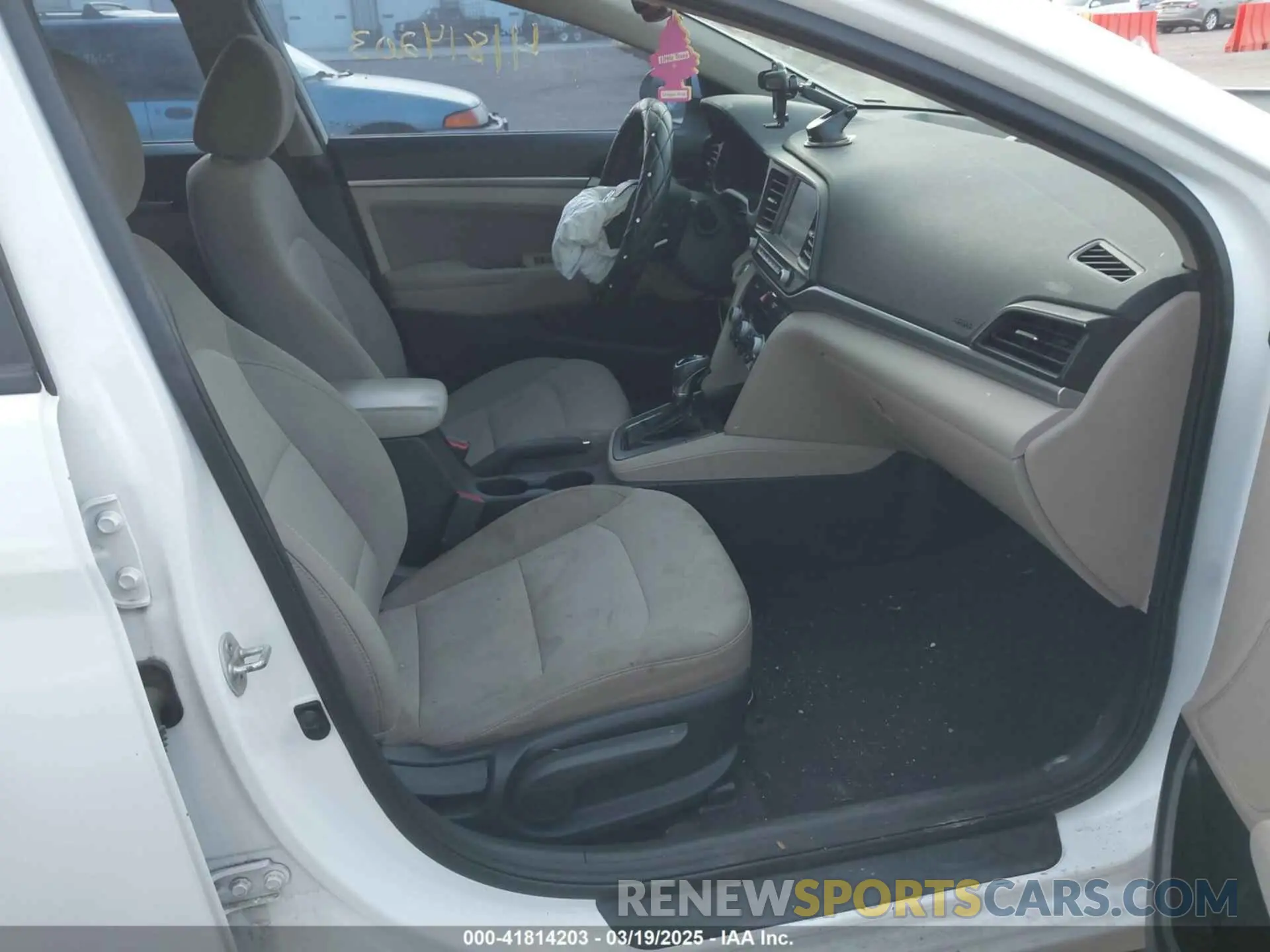 5 Photograph of a damaged car 5NPD84LF2LH601712 HYUNDAI ELANTRA 2020
