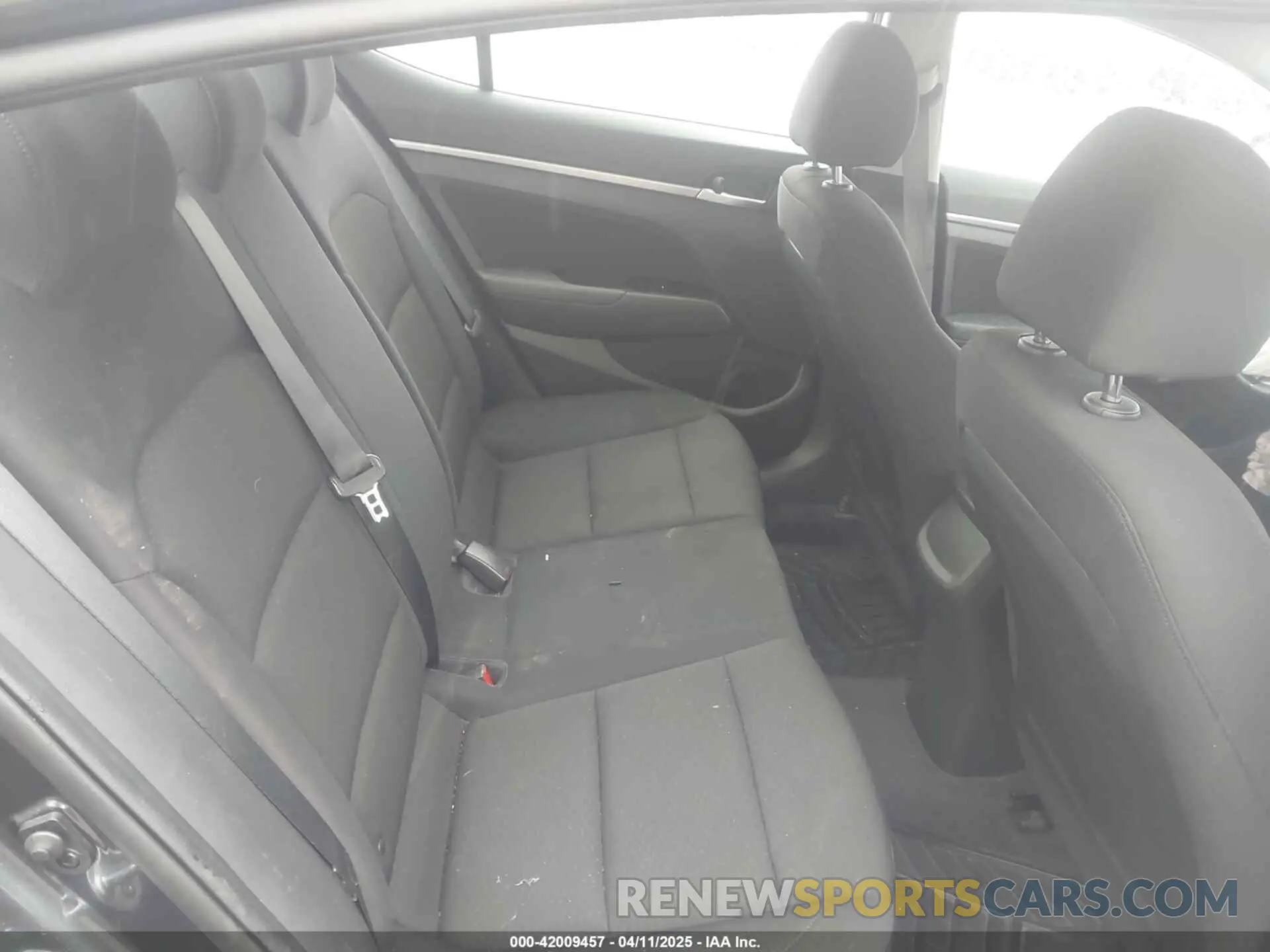 8 Photograph of a damaged car 5NPD84LF2LH614136 HYUNDAI ELANTRA 2020