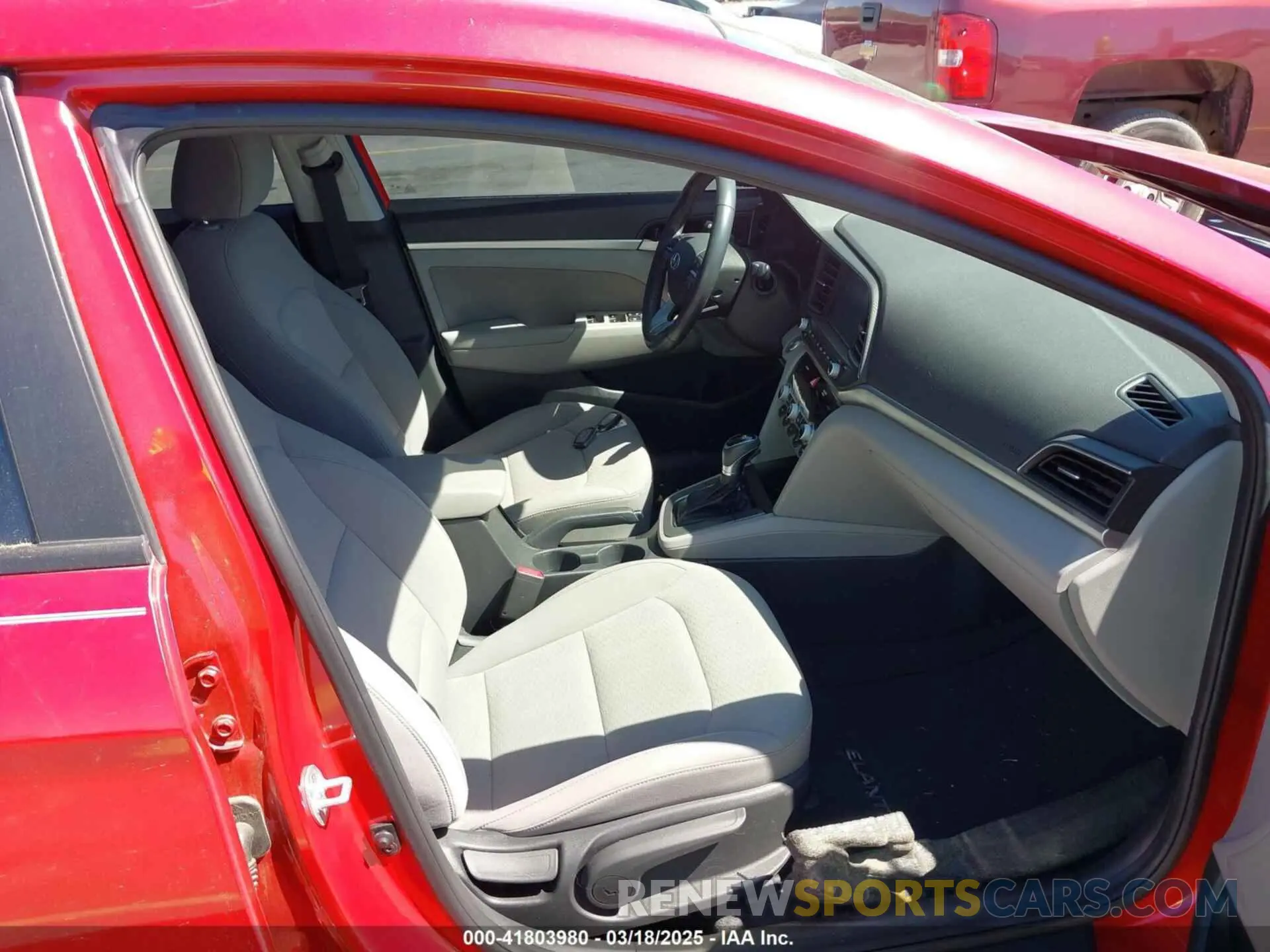 5 Photograph of a damaged car 5NPD84LF2LH614637 HYUNDAI ELANTRA 2020