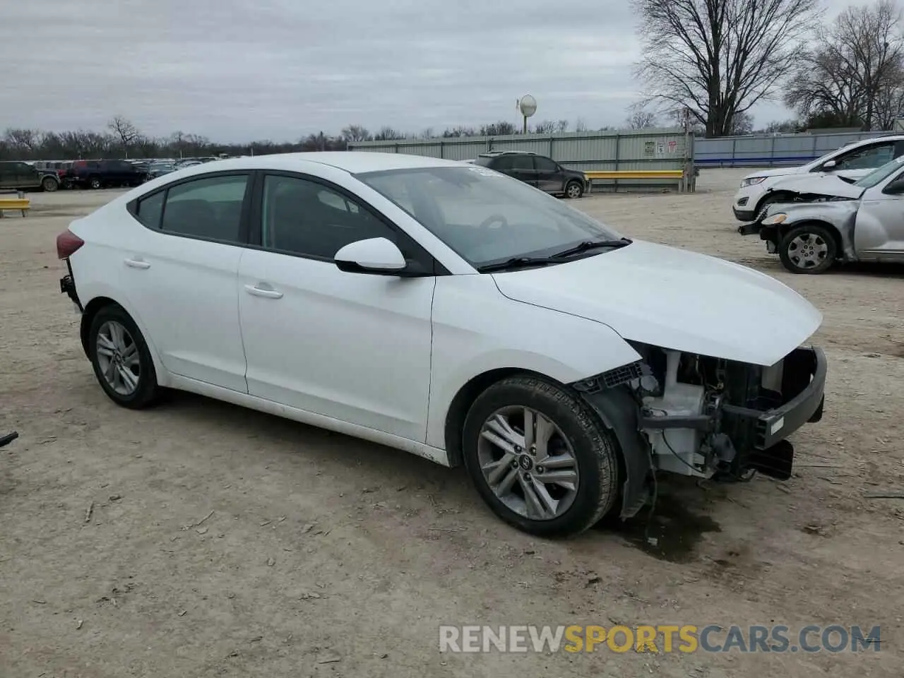 4 Photograph of a damaged car 5NPD84LF2LH620406 HYUNDAI ELANTRA 2020