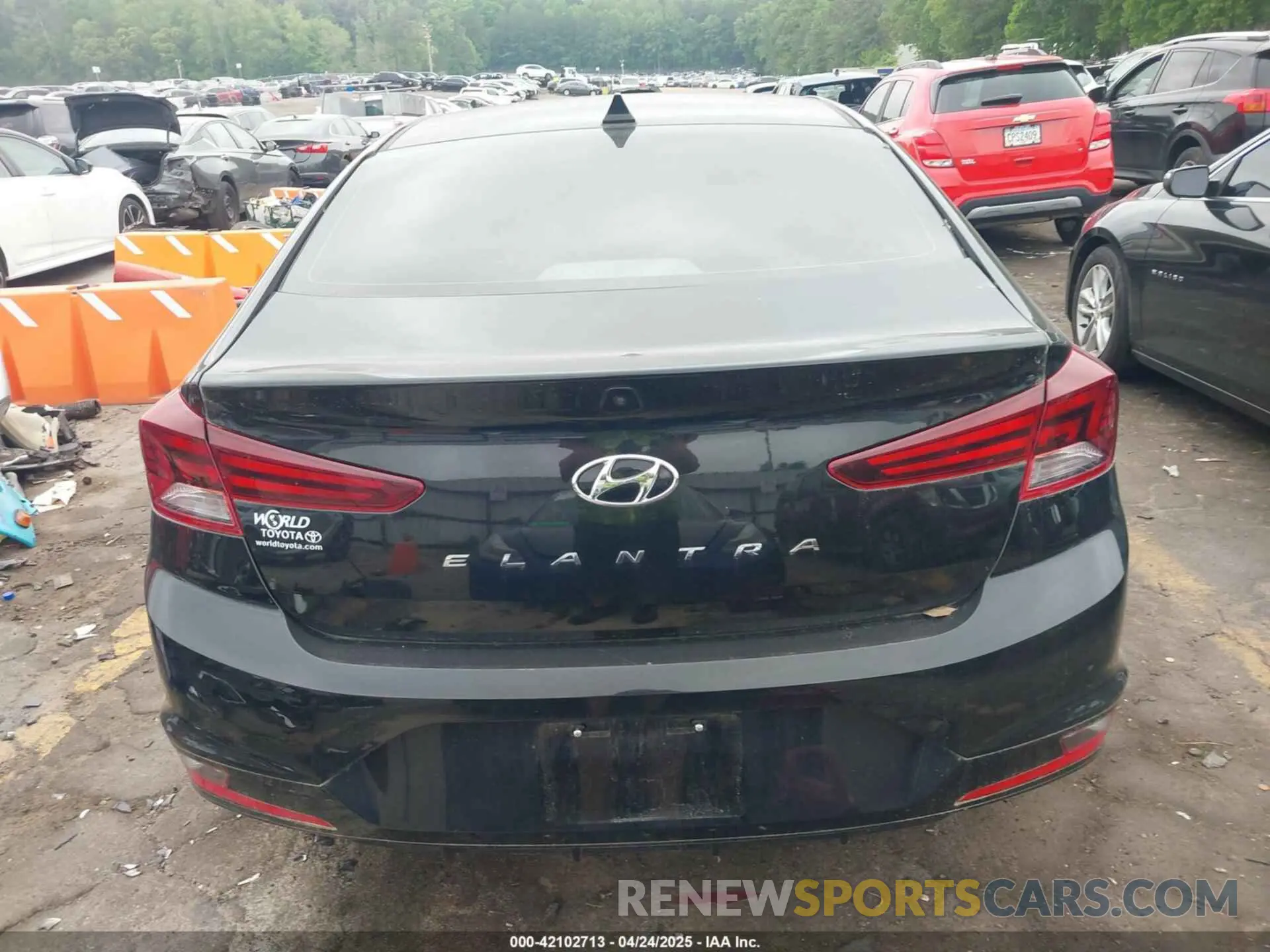 15 Photograph of a damaged car 5NPD84LF2LH625010 HYUNDAI ELANTRA 2020