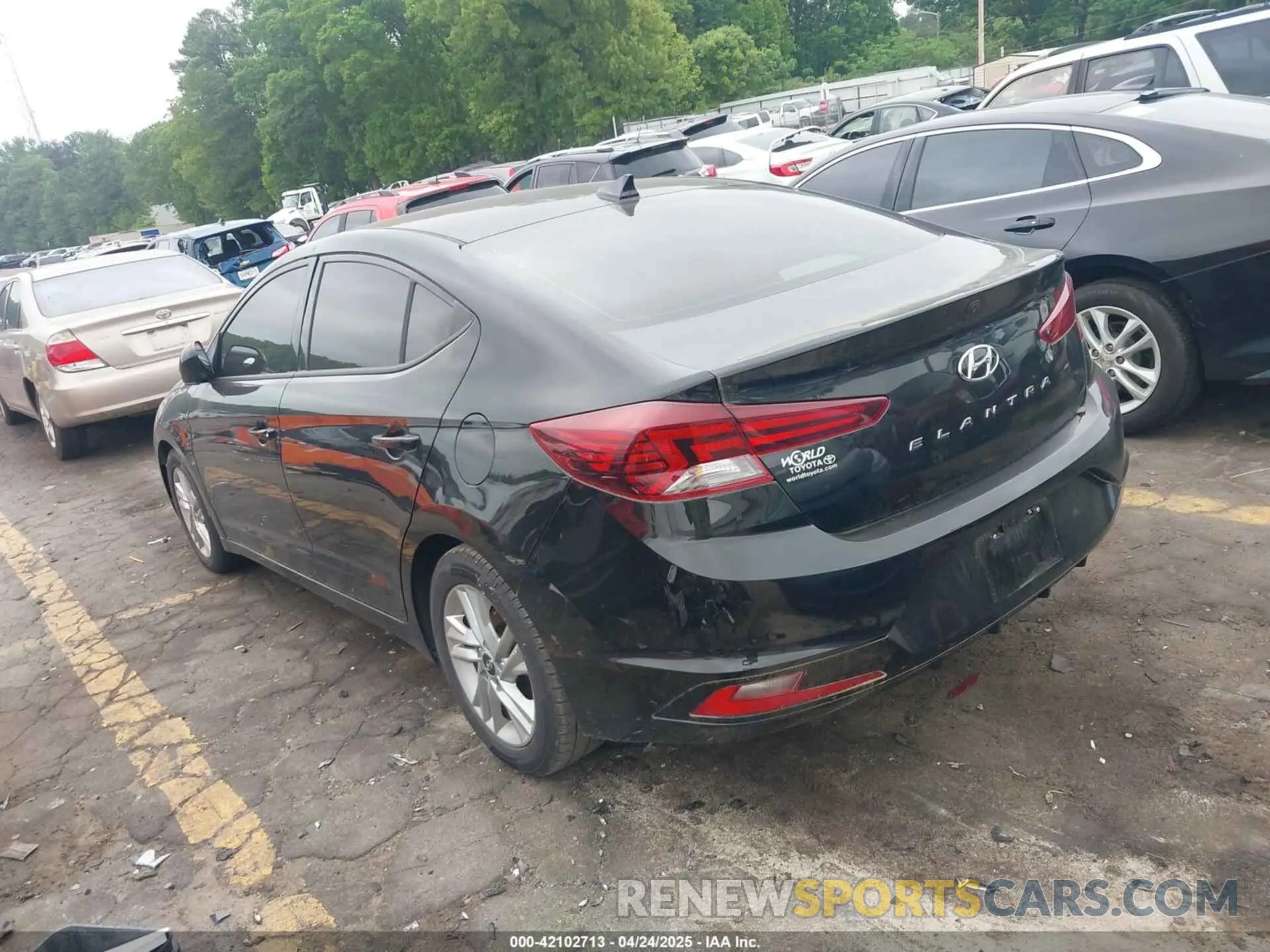 3 Photograph of a damaged car 5NPD84LF2LH625010 HYUNDAI ELANTRA 2020