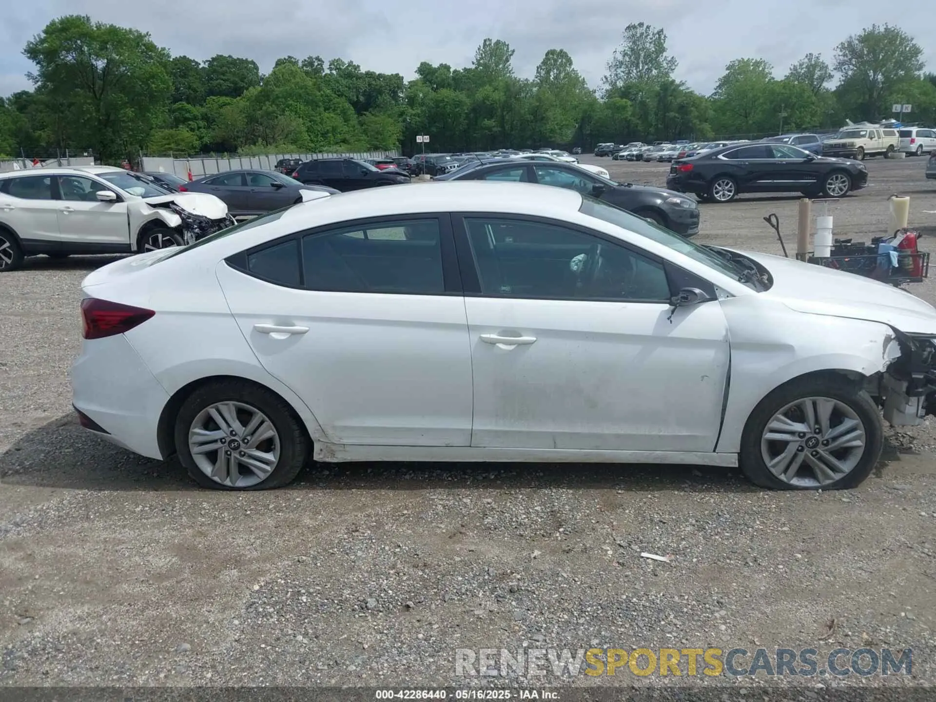 13 Photograph of a damaged car 5NPD84LF2LH628019 HYUNDAI ELANTRA 2020