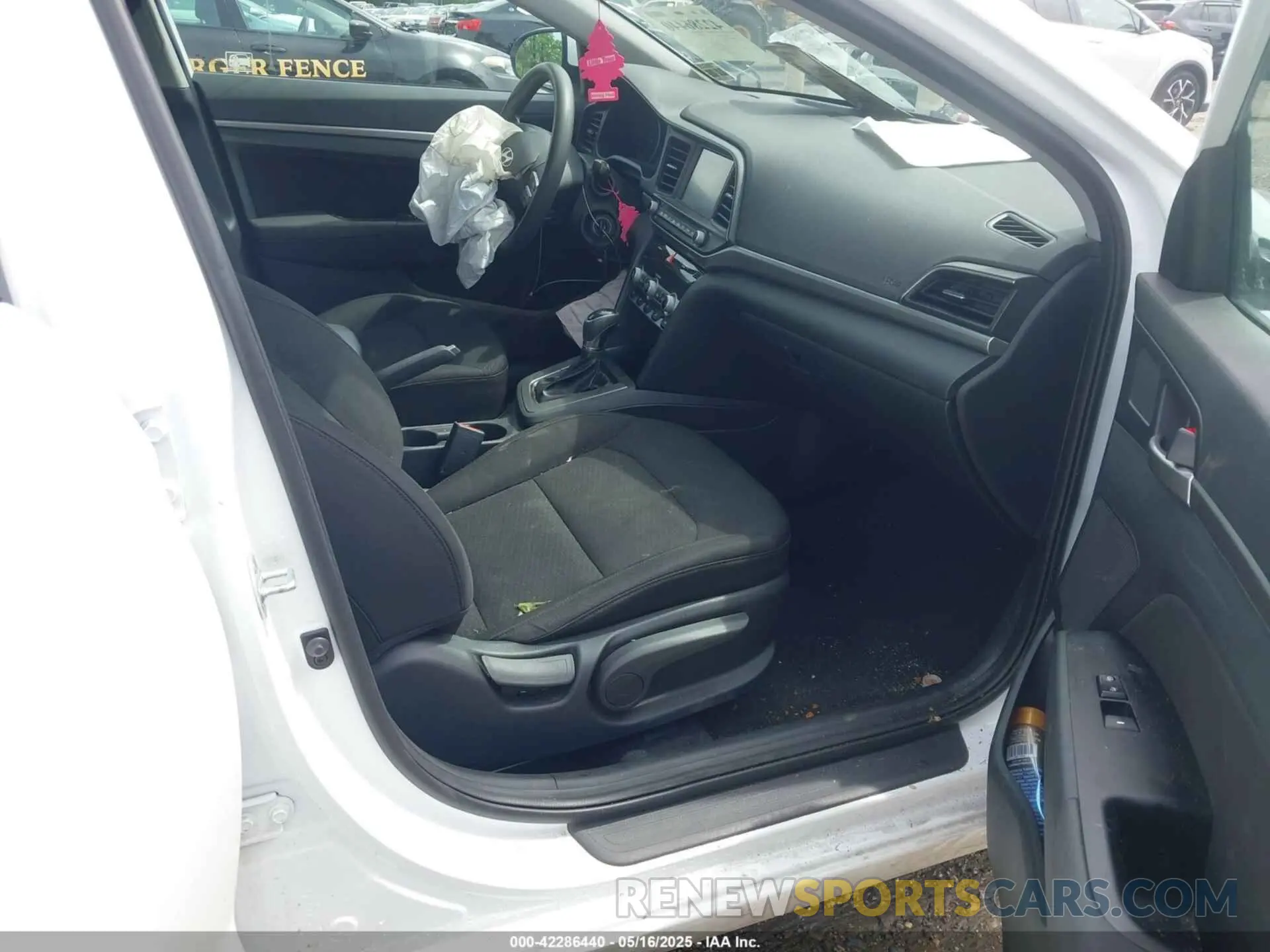 5 Photograph of a damaged car 5NPD84LF2LH628019 HYUNDAI ELANTRA 2020