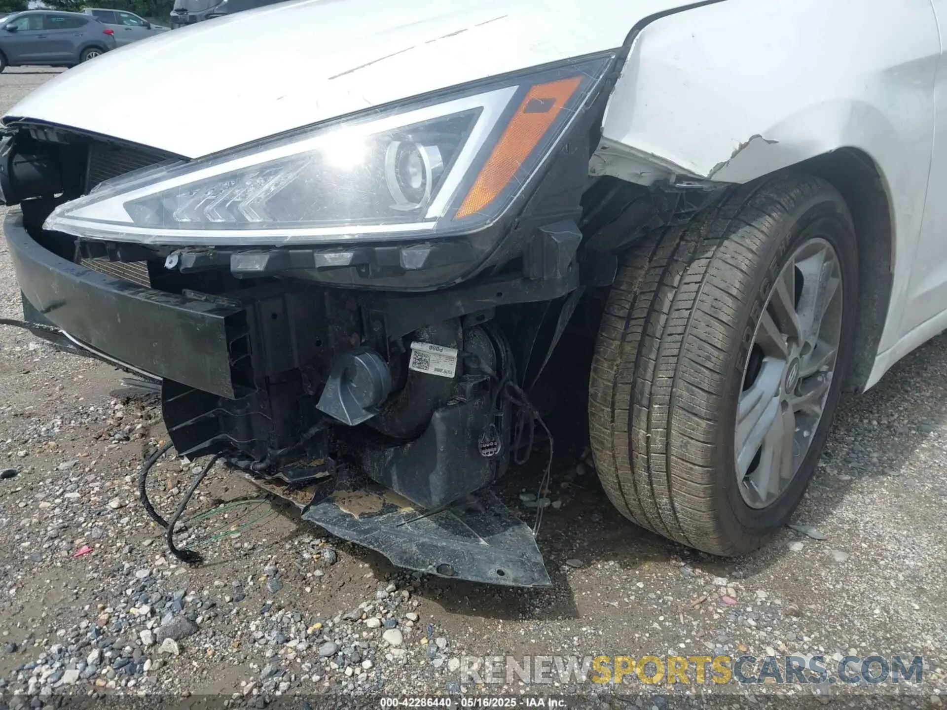 6 Photograph of a damaged car 5NPD84LF2LH628019 HYUNDAI ELANTRA 2020