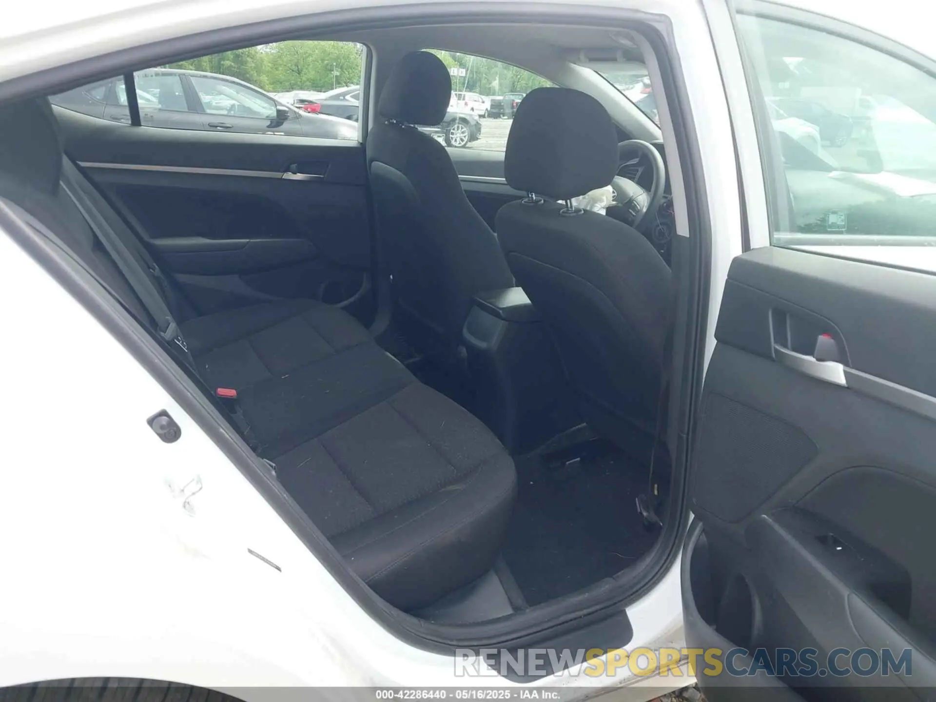 8 Photograph of a damaged car 5NPD84LF2LH628019 HYUNDAI ELANTRA 2020