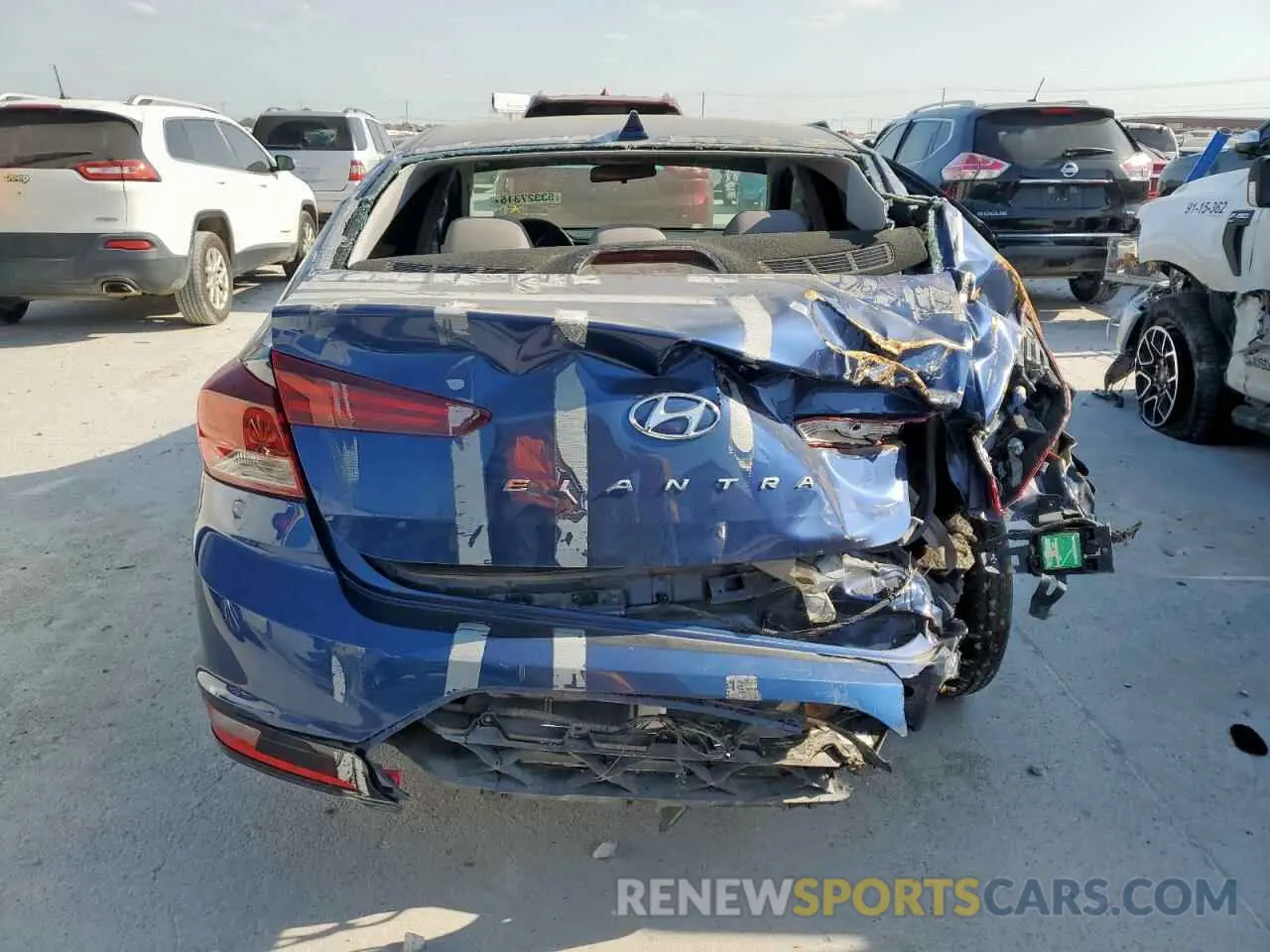 6 Photograph of a damaged car 5NPD84LF2LH631065 HYUNDAI ELANTRA 2020