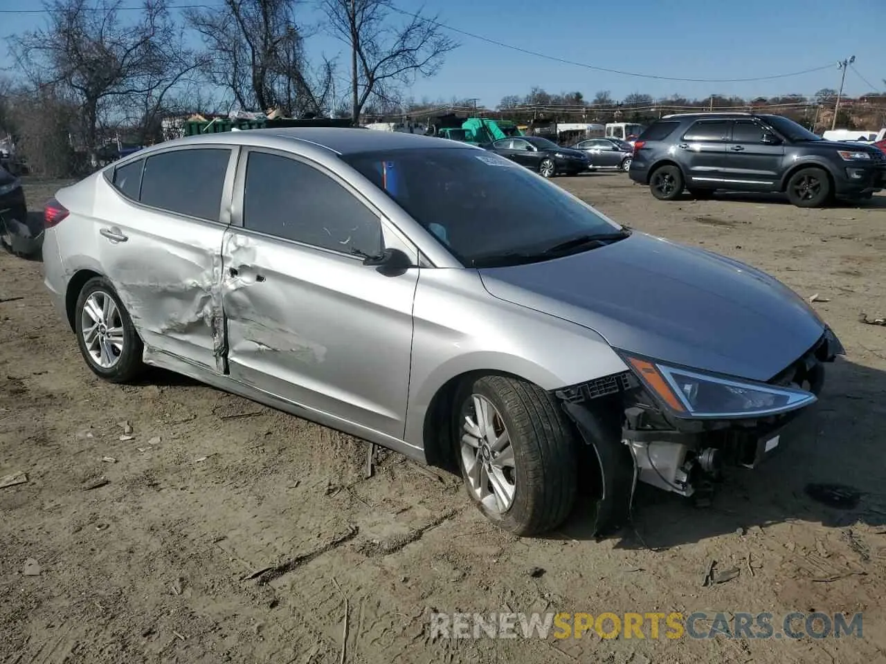 4 Photograph of a damaged car 5NPD84LF2LH631342 HYUNDAI ELANTRA 2020