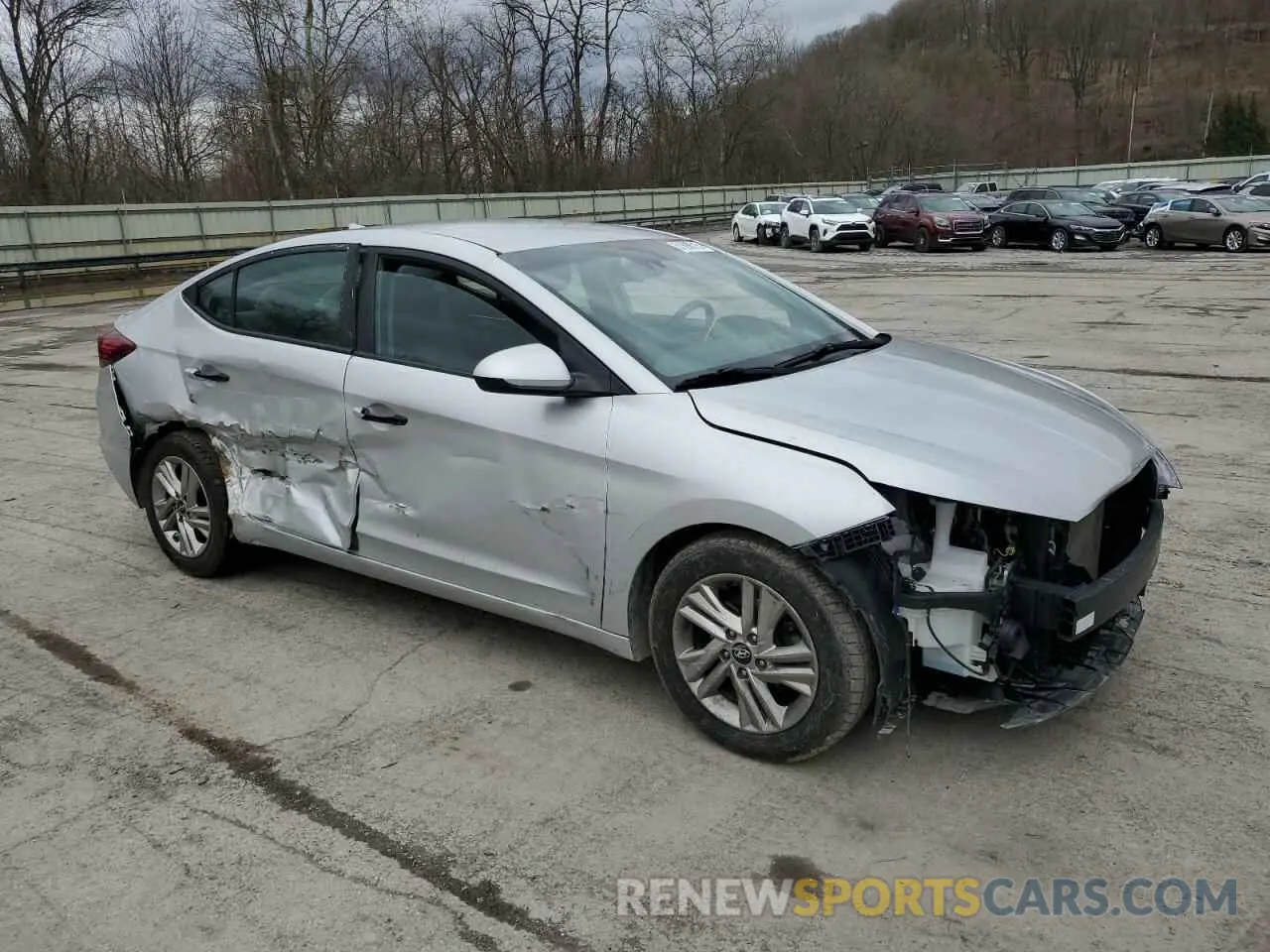 4 Photograph of a damaged car 5NPD84LF3LH509654 HYUNDAI ELANTRA 2020