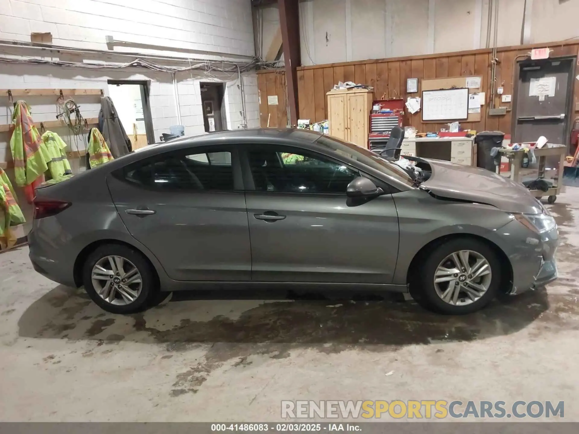 13 Photograph of a damaged car 5NPD84LF3LH528558 HYUNDAI ELANTRA 2020