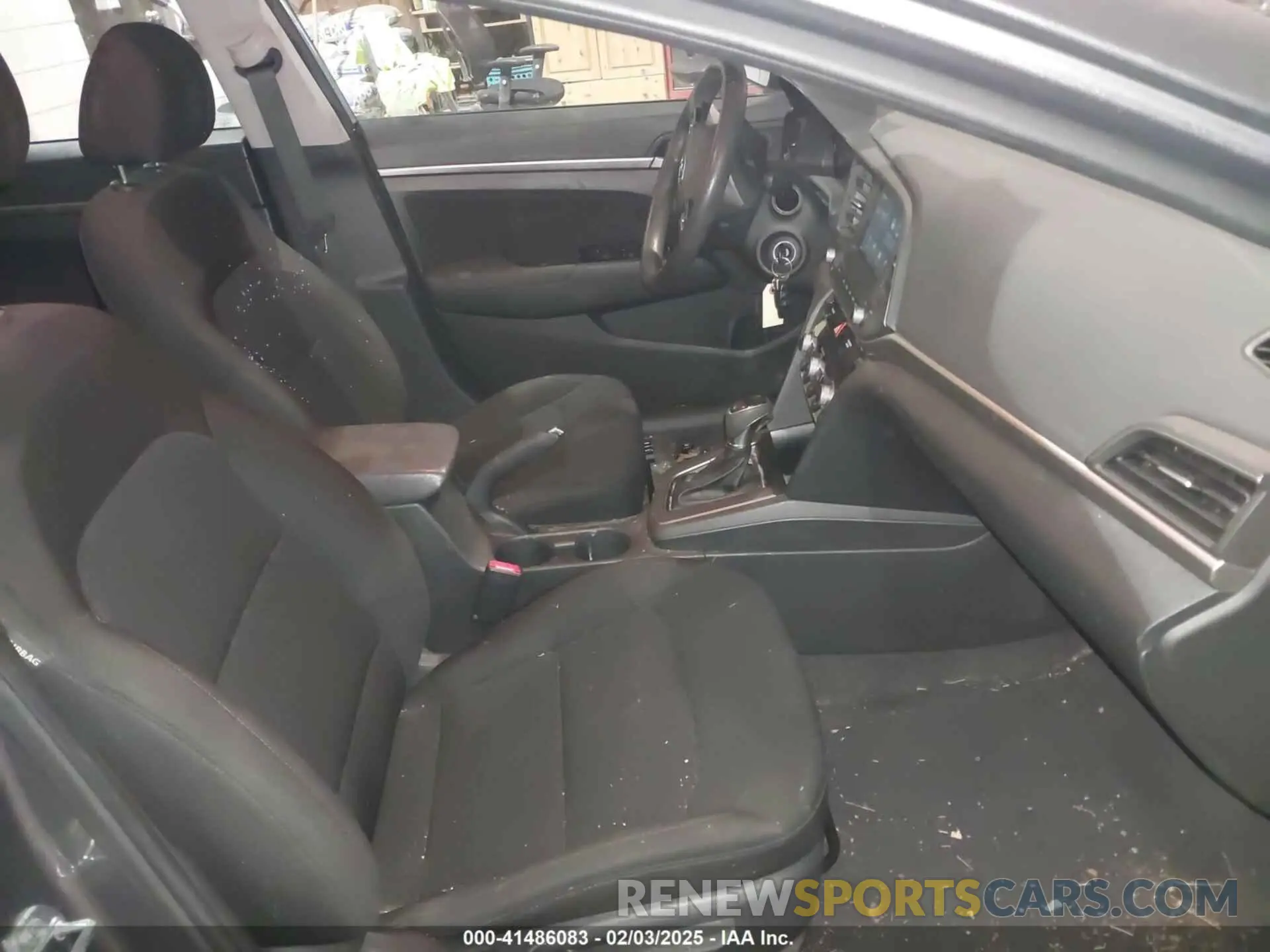 5 Photograph of a damaged car 5NPD84LF3LH528558 HYUNDAI ELANTRA 2020