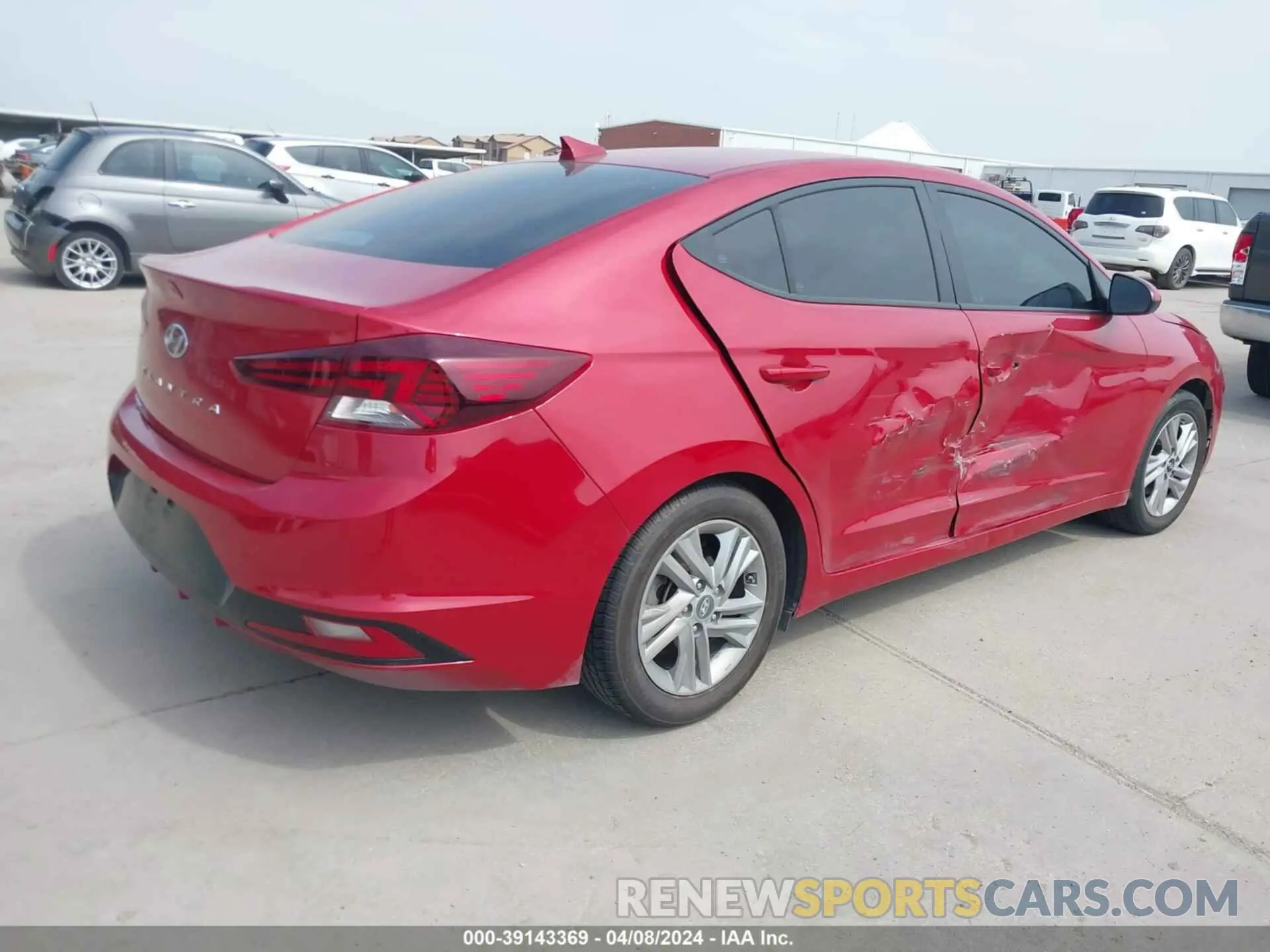 4 Photograph of a damaged car 5NPD84LF3LH538376 HYUNDAI ELANTRA 2020