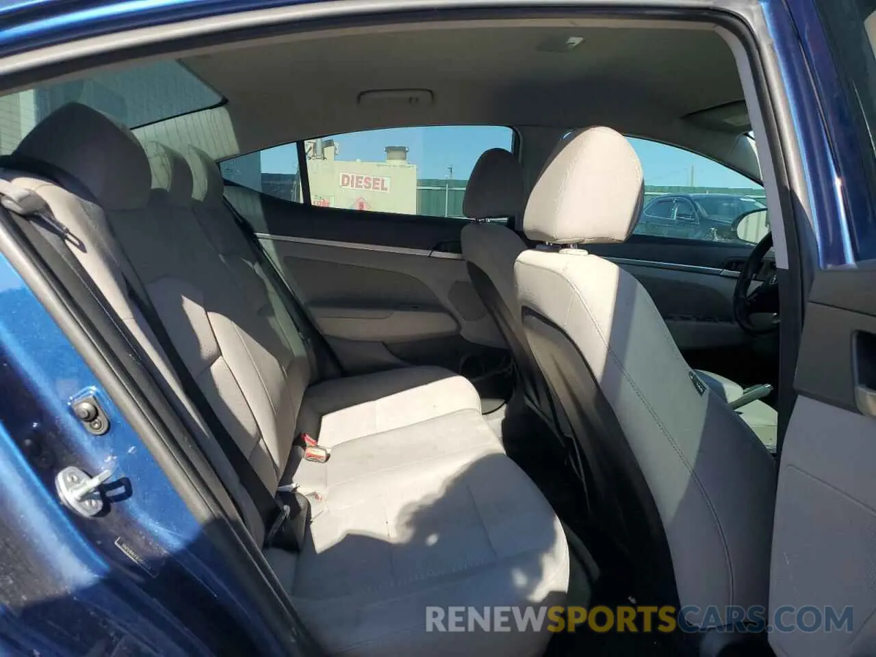 10 Photograph of a damaged car 5NPD84LF3LH548874 HYUNDAI ELANTRA 2020