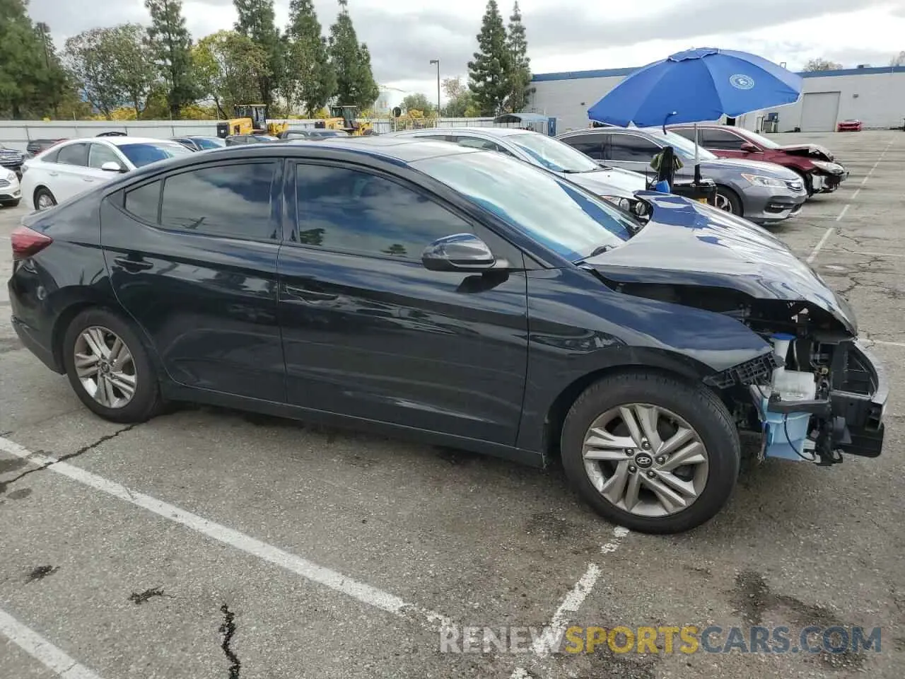 4 Photograph of a damaged car 5NPD84LF3LH554710 HYUNDAI ELANTRA 2020