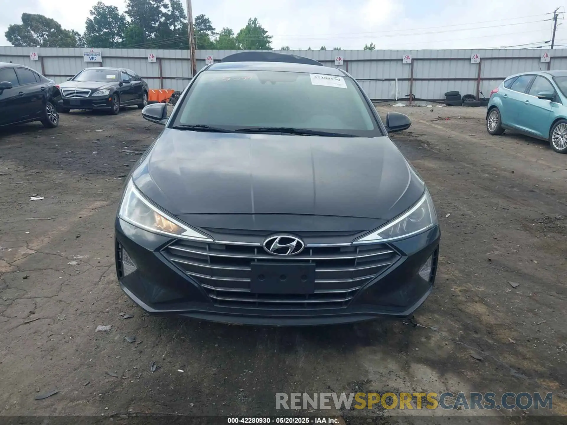 12 Photograph of a damaged car 5NPD84LF3LH555873 HYUNDAI ELANTRA 2020