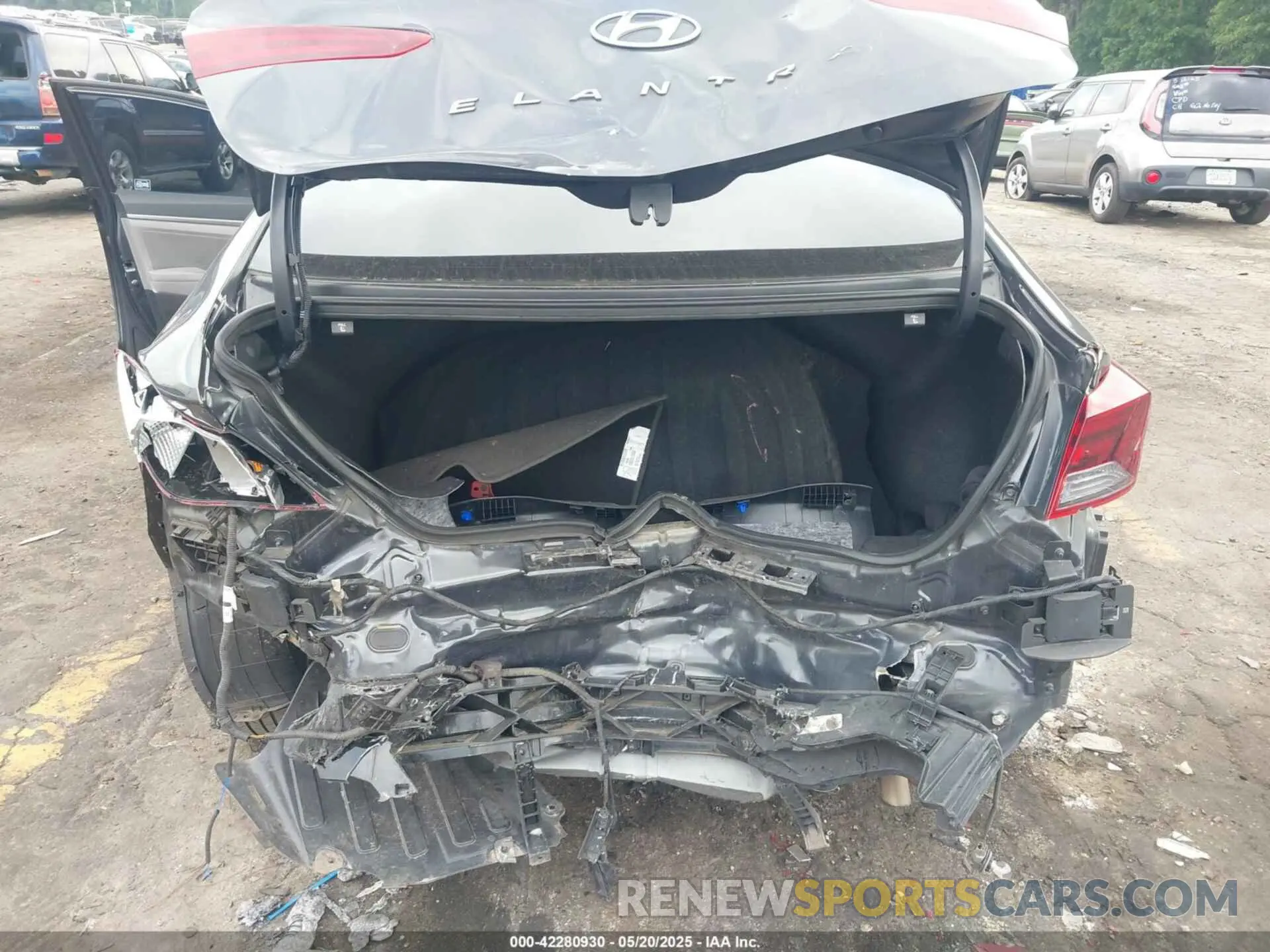 6 Photograph of a damaged car 5NPD84LF3LH555873 HYUNDAI ELANTRA 2020