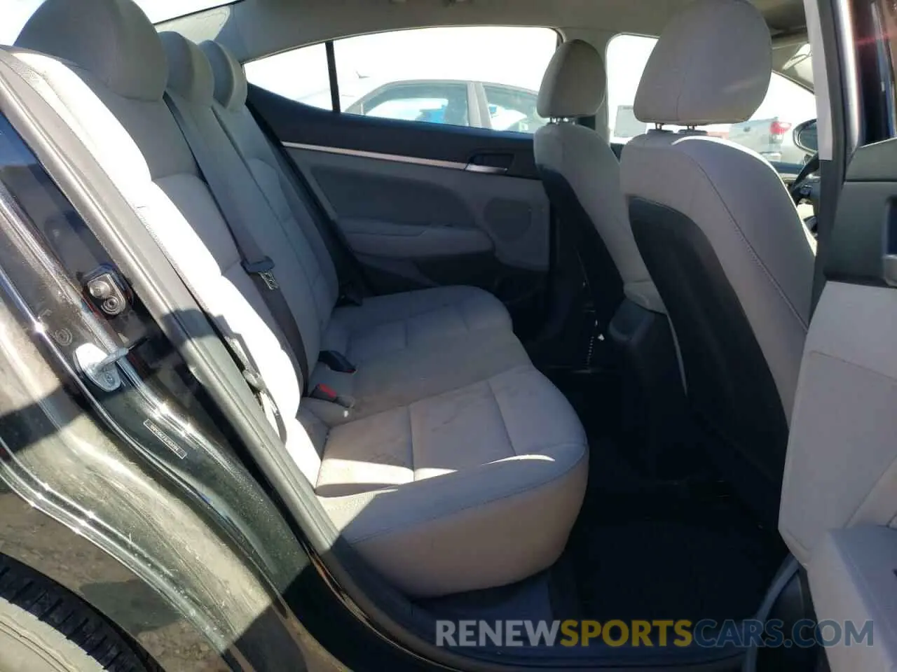 10 Photograph of a damaged car 5NPD84LF3LH559194 HYUNDAI ELANTRA 2020