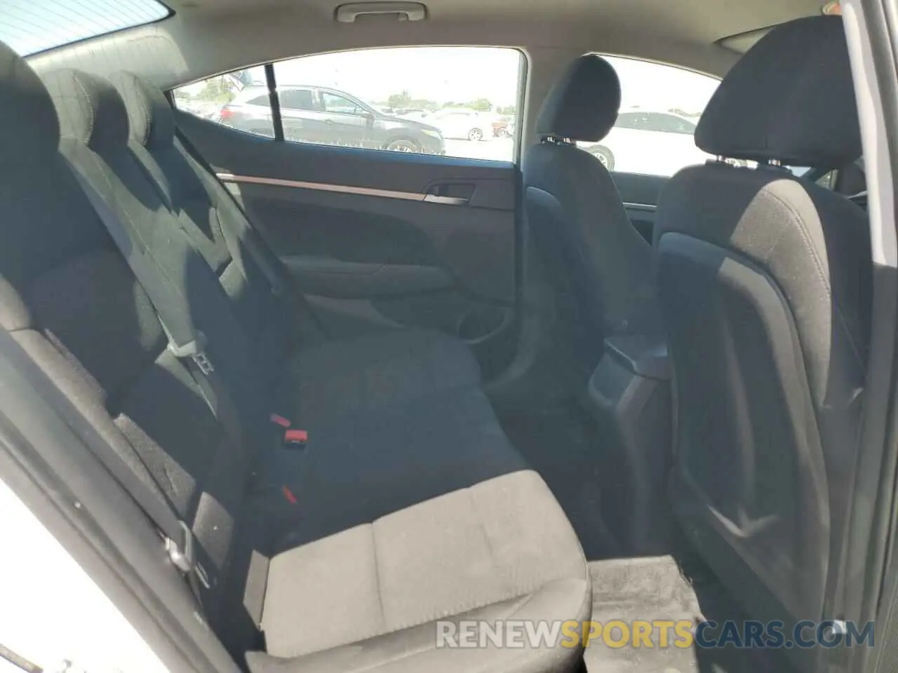 10 Photograph of a damaged car 5NPD84LF3LH559891 HYUNDAI ELANTRA 2020