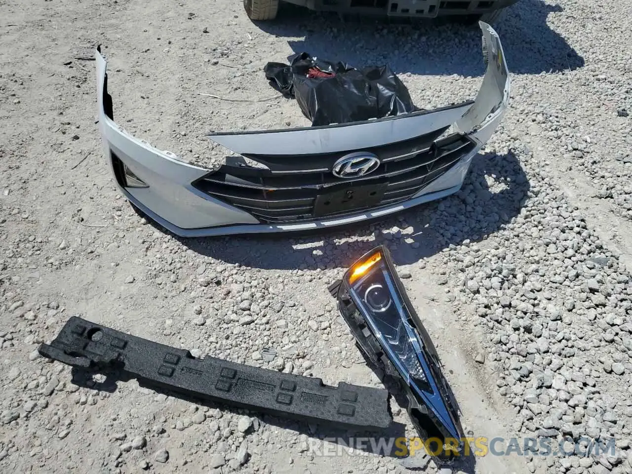 12 Photograph of a damaged car 5NPD84LF3LH559891 HYUNDAI ELANTRA 2020
