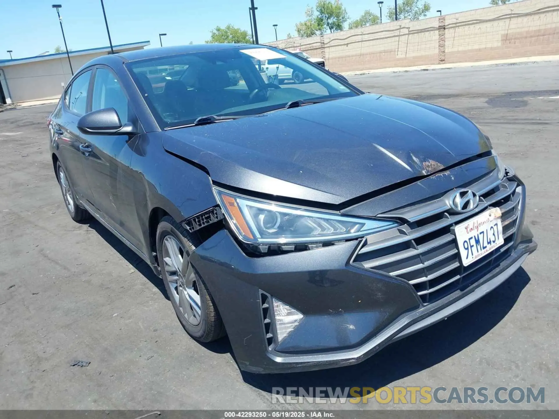 1 Photograph of a damaged car 5NPD84LF3LH571376 HYUNDAI ELANTRA 2020