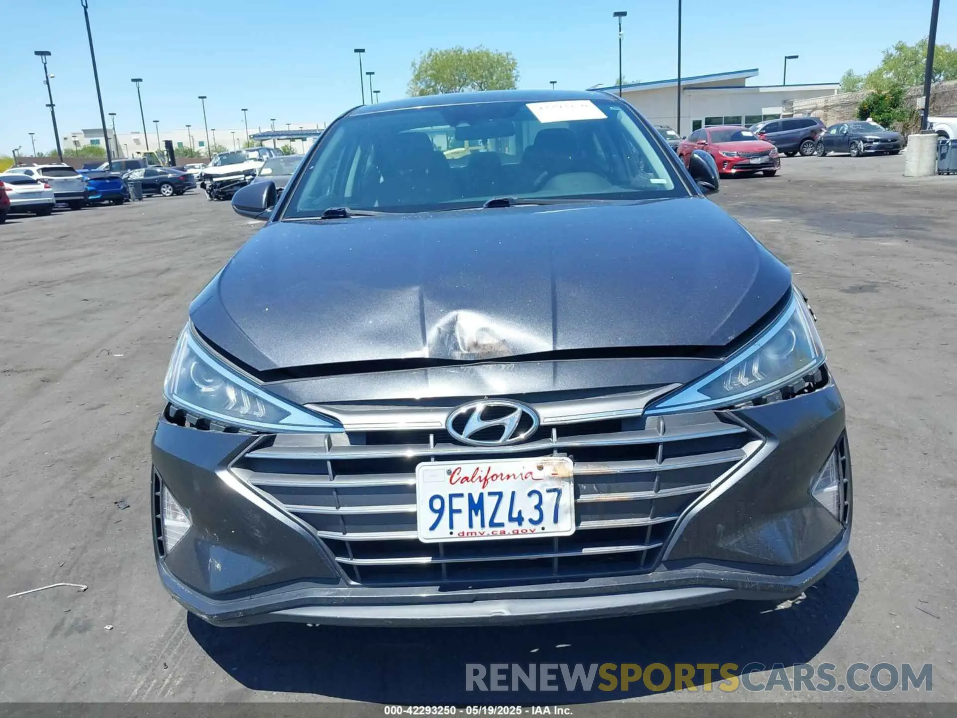13 Photograph of a damaged car 5NPD84LF3LH571376 HYUNDAI ELANTRA 2020