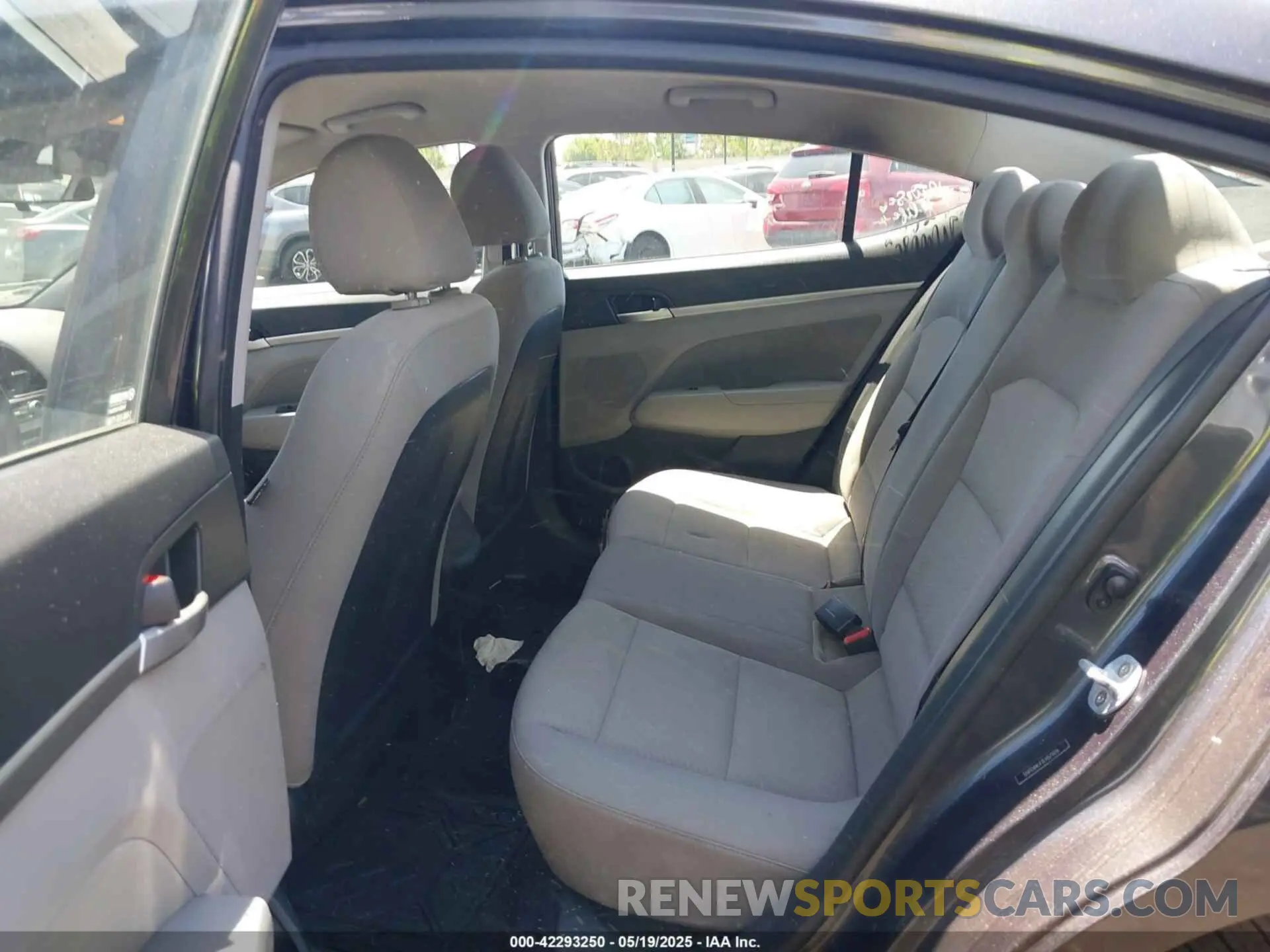 8 Photograph of a damaged car 5NPD84LF3LH571376 HYUNDAI ELANTRA 2020