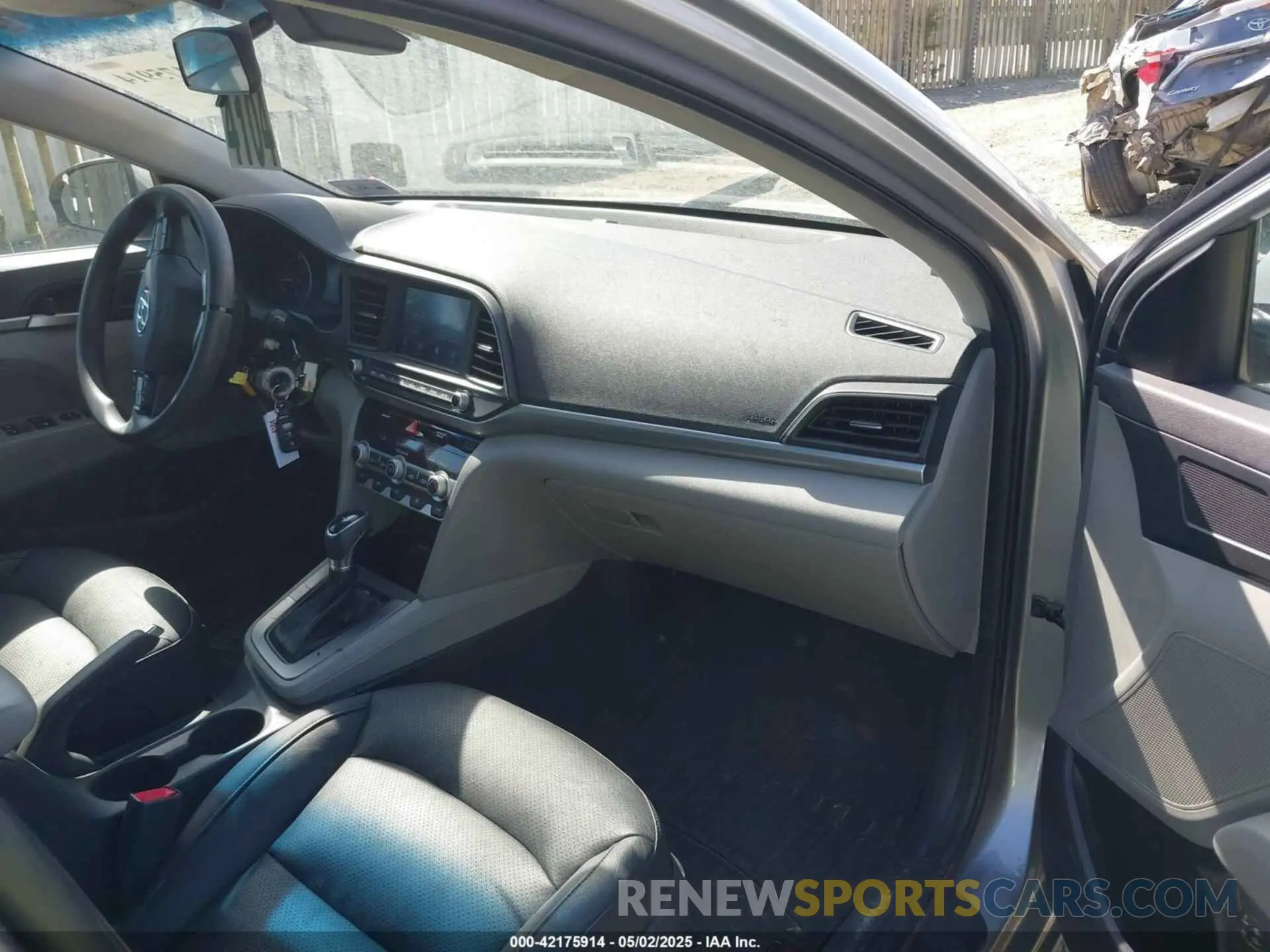 5 Photograph of a damaged car 5NPD84LF3LH581034 HYUNDAI ELANTRA 2020